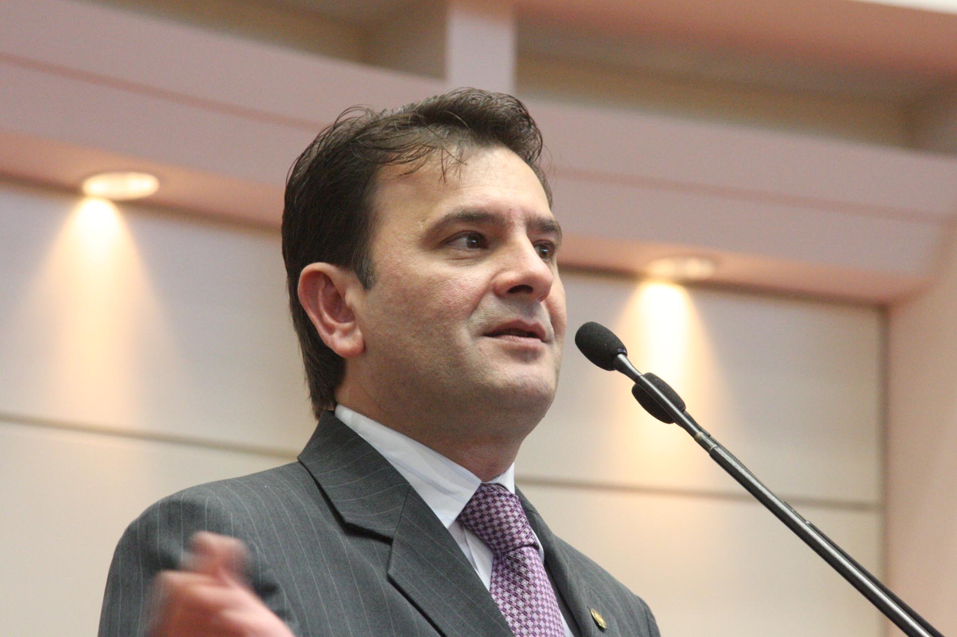 Deputado Elizeu Mattos (PMDB)