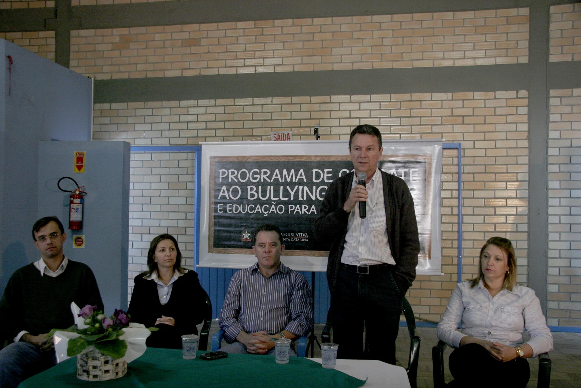 Programa de Combate ao Bullying Escolar e Educação para Cultura da Paz - Local: Centro de múltiplo uso Liberato Francisco Napoleão - Morro da Fumaça/SC - Promoção: Escola do Legislativo
