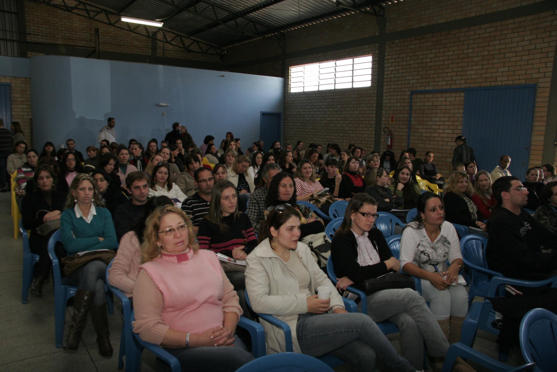 Programa de Combate ao Bullying Escolar e Educação para Cultura da Paz - Local: Centro de múltiplo uso Liberato Francisco Napoleão - Morro da Fumaça/SC - Promoção: Escola do Legislativo
