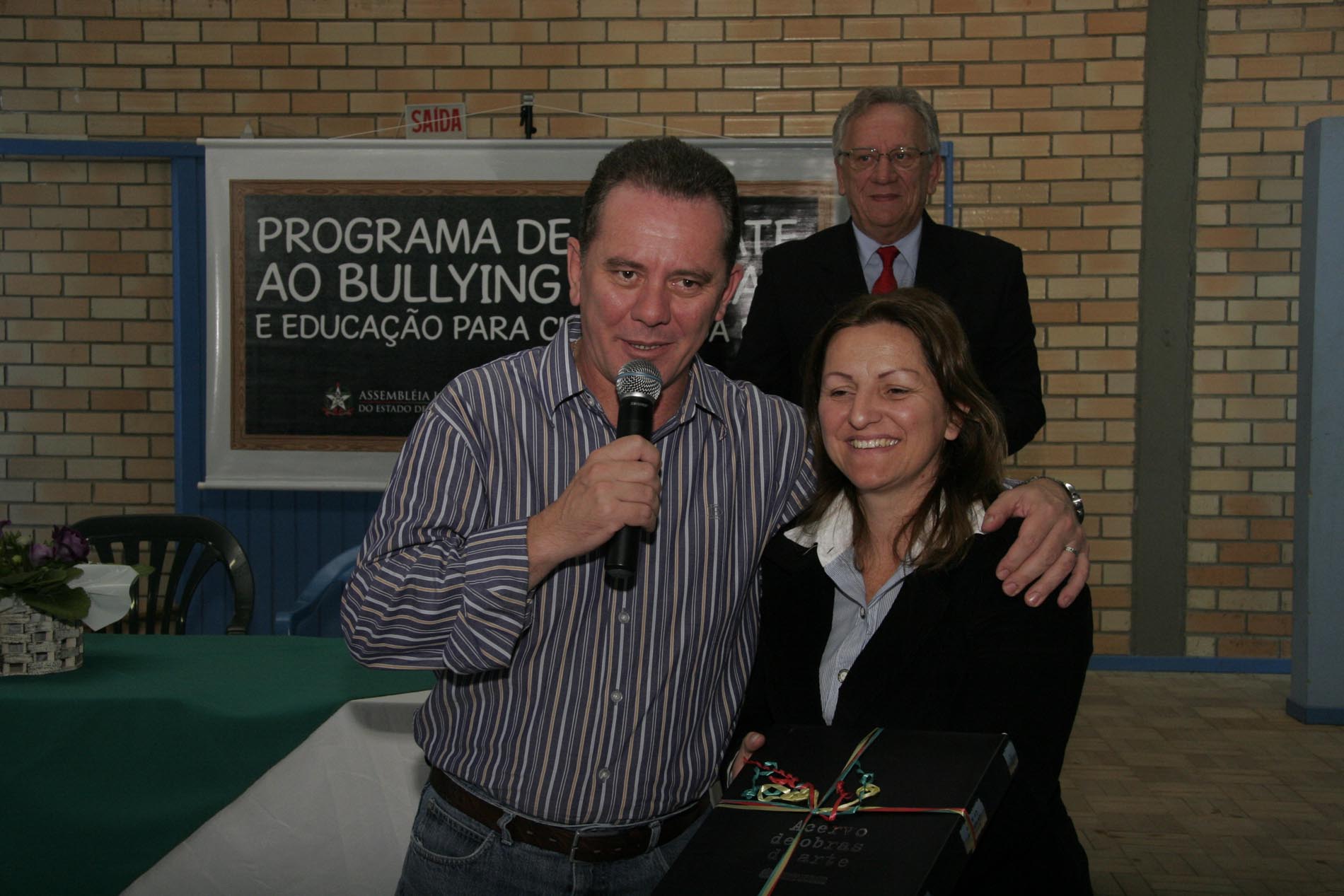 Programa de Combate ao Bullying Escolar e Educação para Cultura da Paz - Local: Centro de múltiplo uso Liberato Francisco Napoleão - Morro da Fumaça/SC - Promoção: Escola do Legislativo