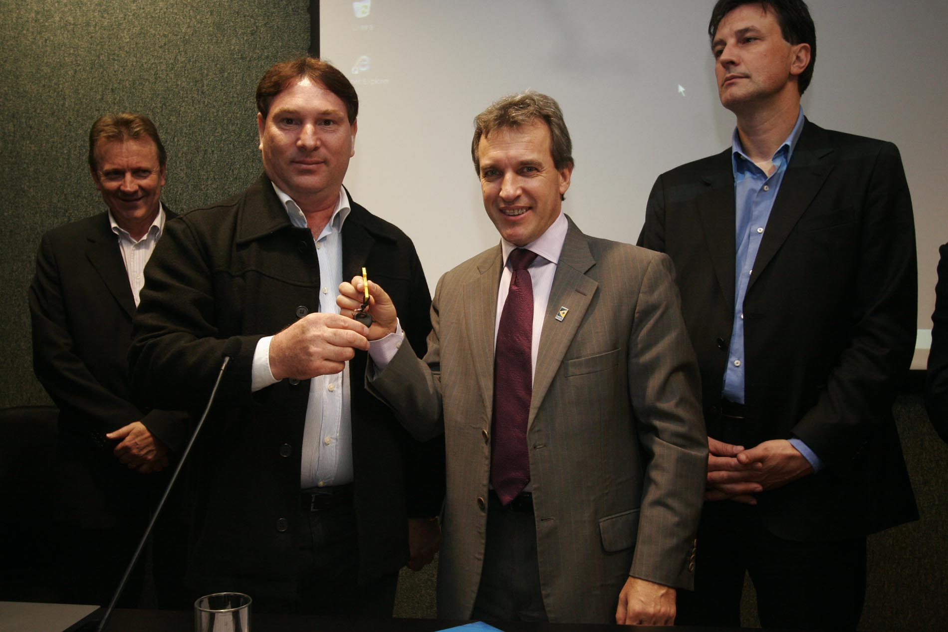 Cerimônia de entrega de 19 máquinas agrícolas