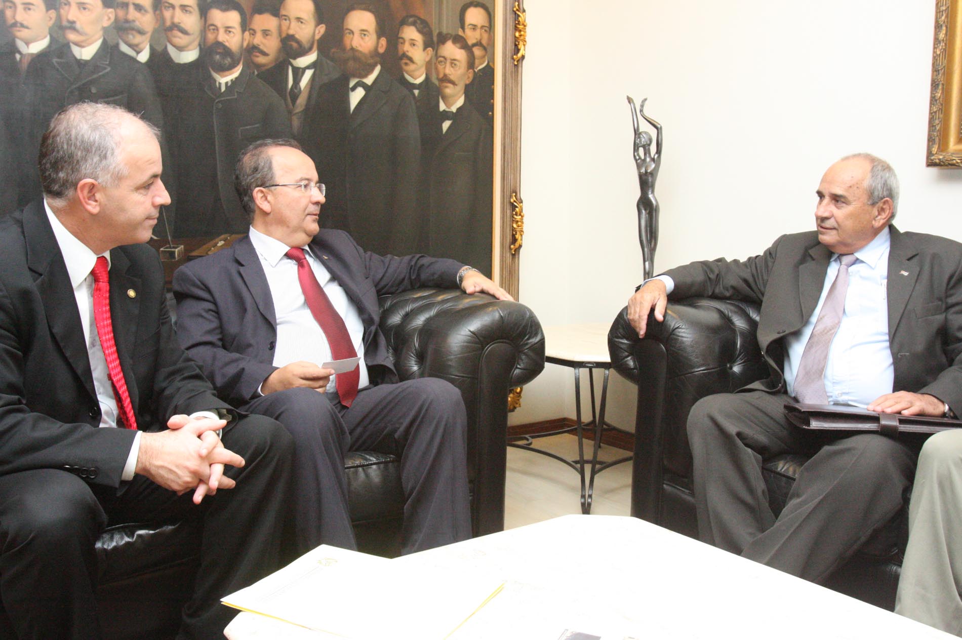 Presidente da Assembleia Legislativa recebe cônsul de Cuba
