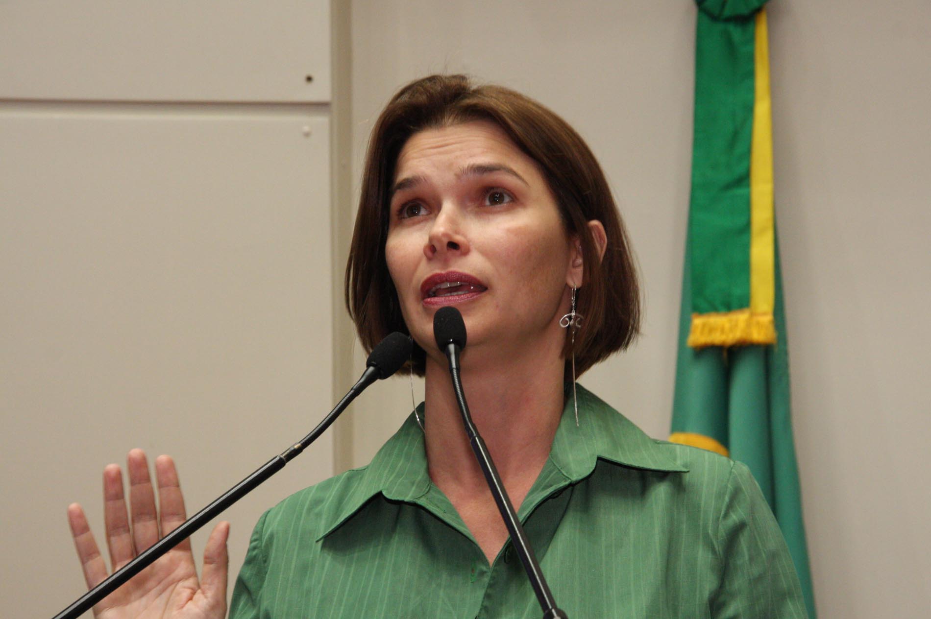 Deputada Angela Albino (PCdoB)