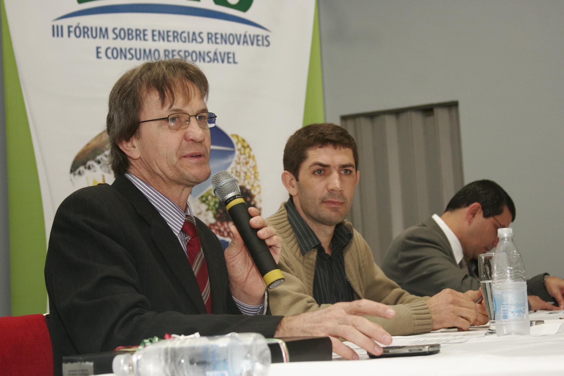 Sustentar 2010 debate energias renováveis e consumo responsável no Oeste catarinense
