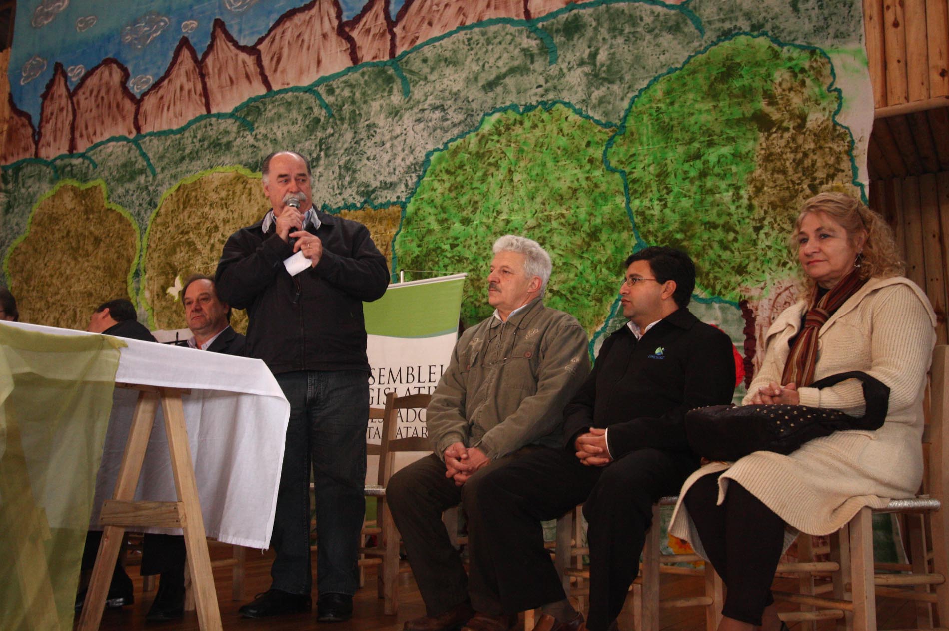 Seminários Regionais - Os desafios da educação Brasileira - Local: Campos Novos/SC
