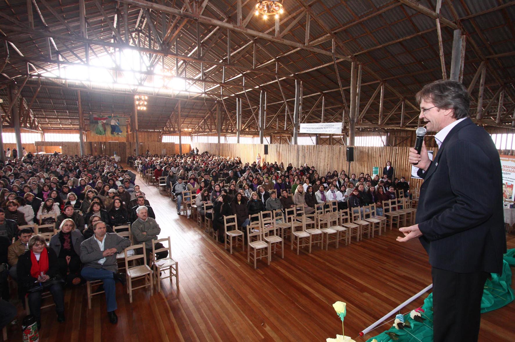 Seminários Regionais - Os desafios da educação Brasileira - Local: Campos Novos/SC
