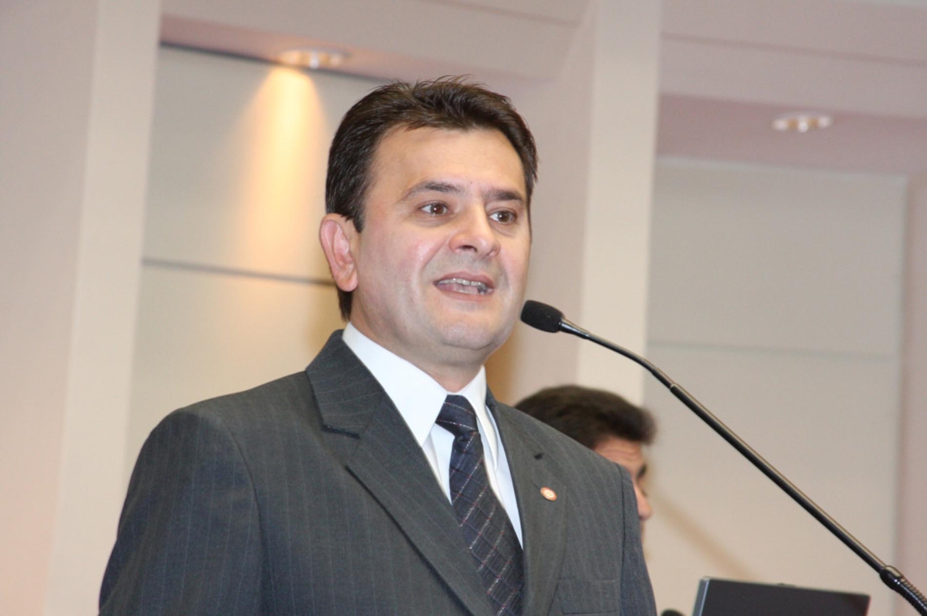 Deputado Elizeu Mattos (PMDB)