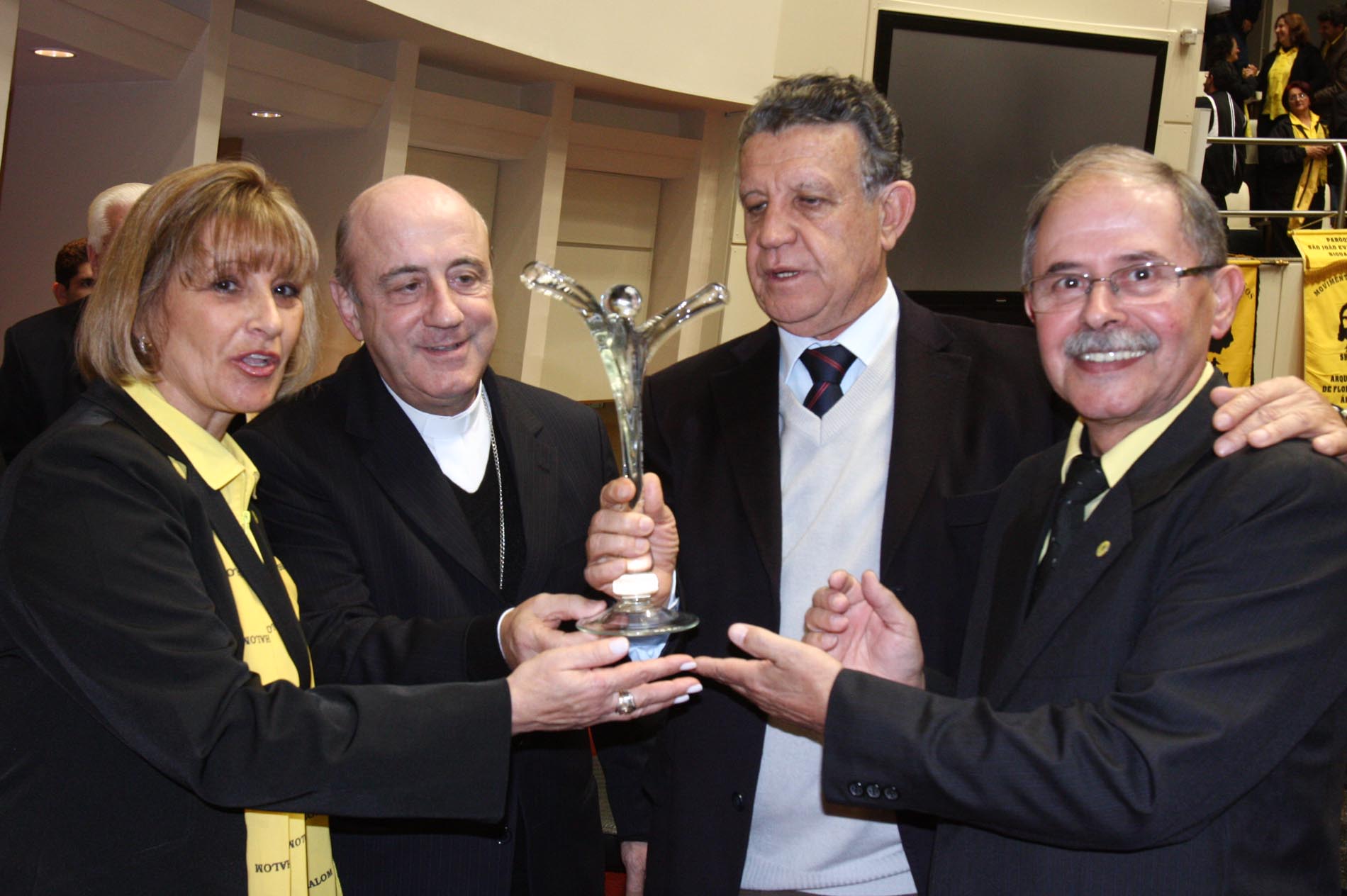 Sessão Especial em homenagem ao Movimento de Irmãos da Igreja Católica pela passagem dos seus 40 anos de fundação