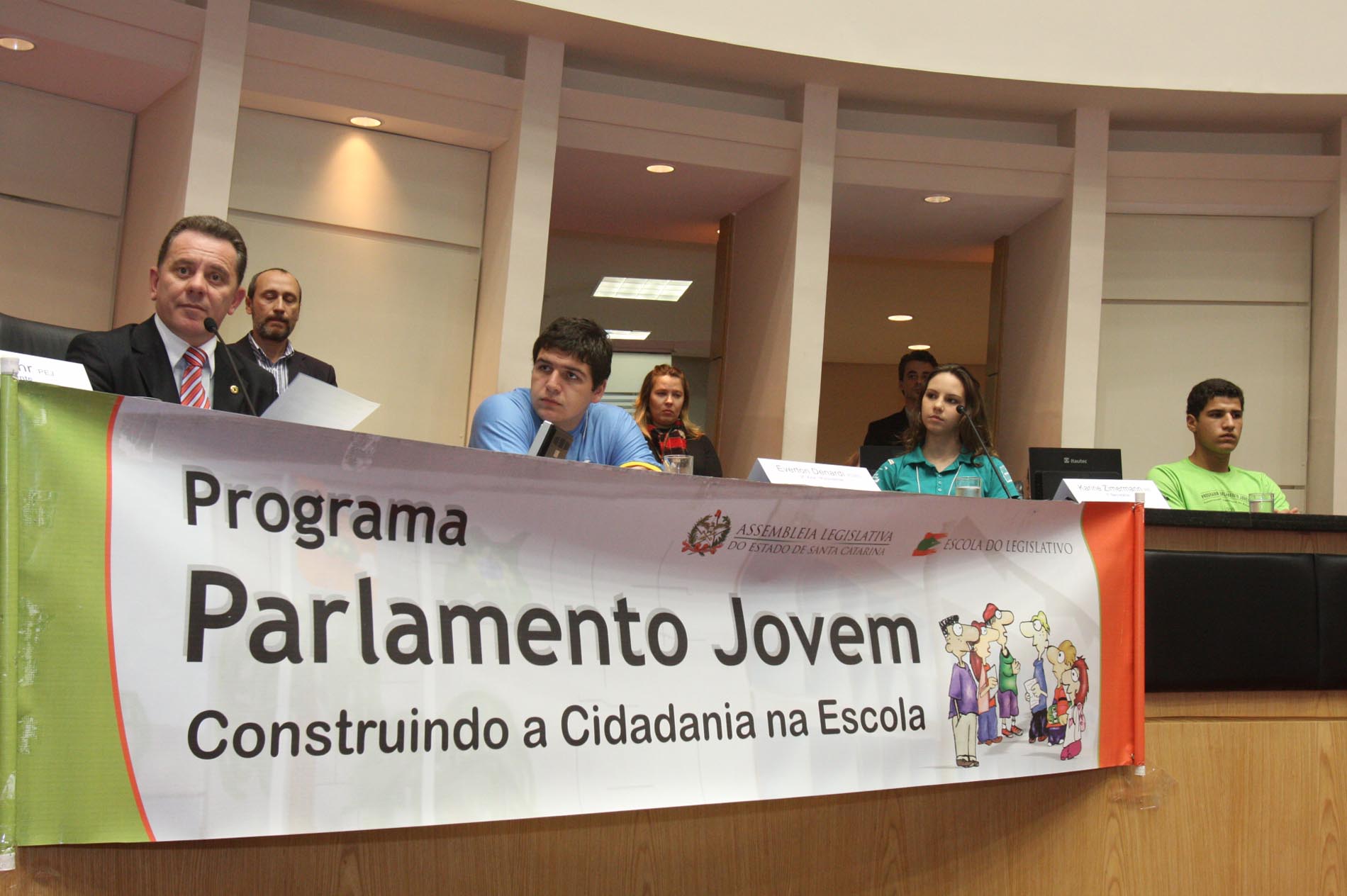 Escola do Legislativo - 10º Parlamento Jovem