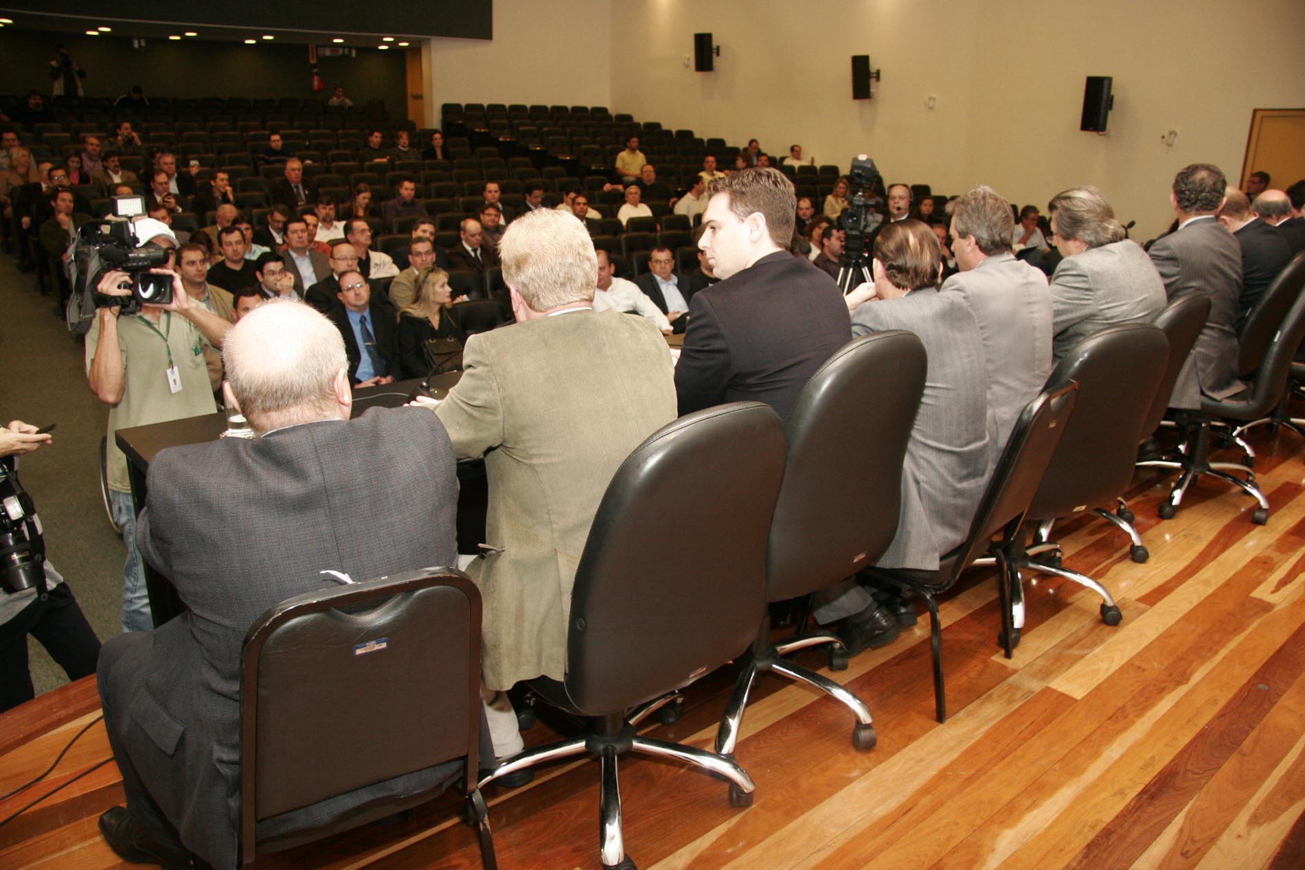 Reunião de Instalação da Frente Parlamentar de Apoio à Implantação do Estaleiro OSX no Município de Biguaçu em Santa Catarina