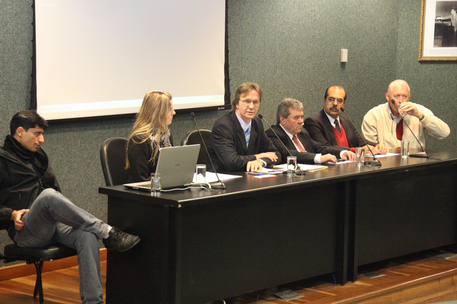 Assembleia discute repasses financeiros a Acafe e Ampesc