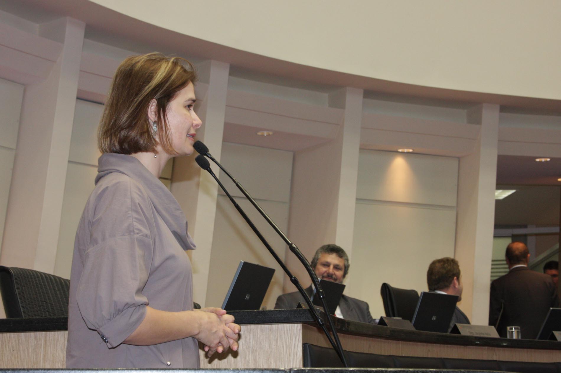 Deputada Angela Albino (PCdoB) – Tarde