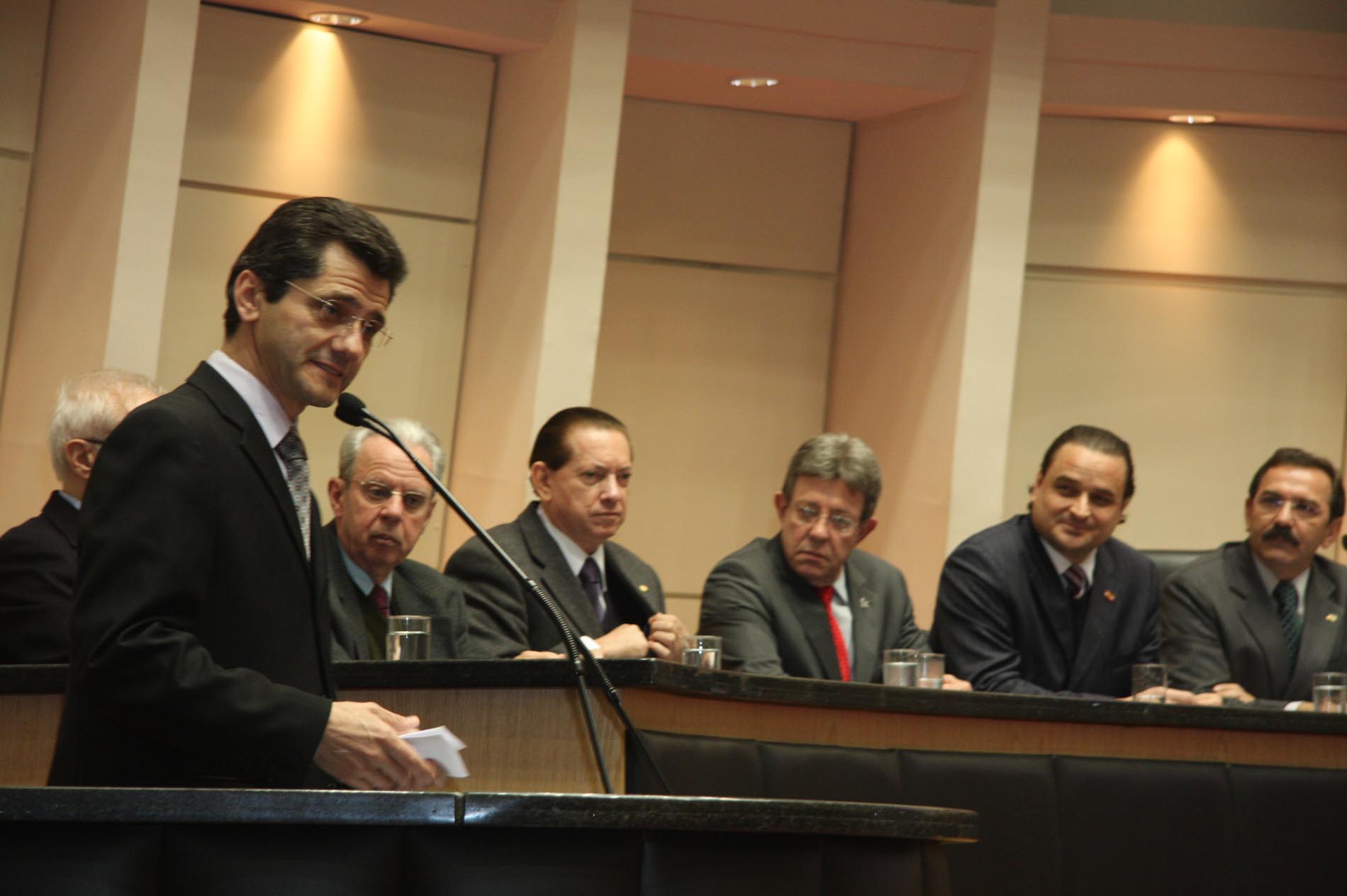 Sessão Solene de Concessão de Título de Cidadão Catarinense ao Senhor Roberto Luiz D' Ávila