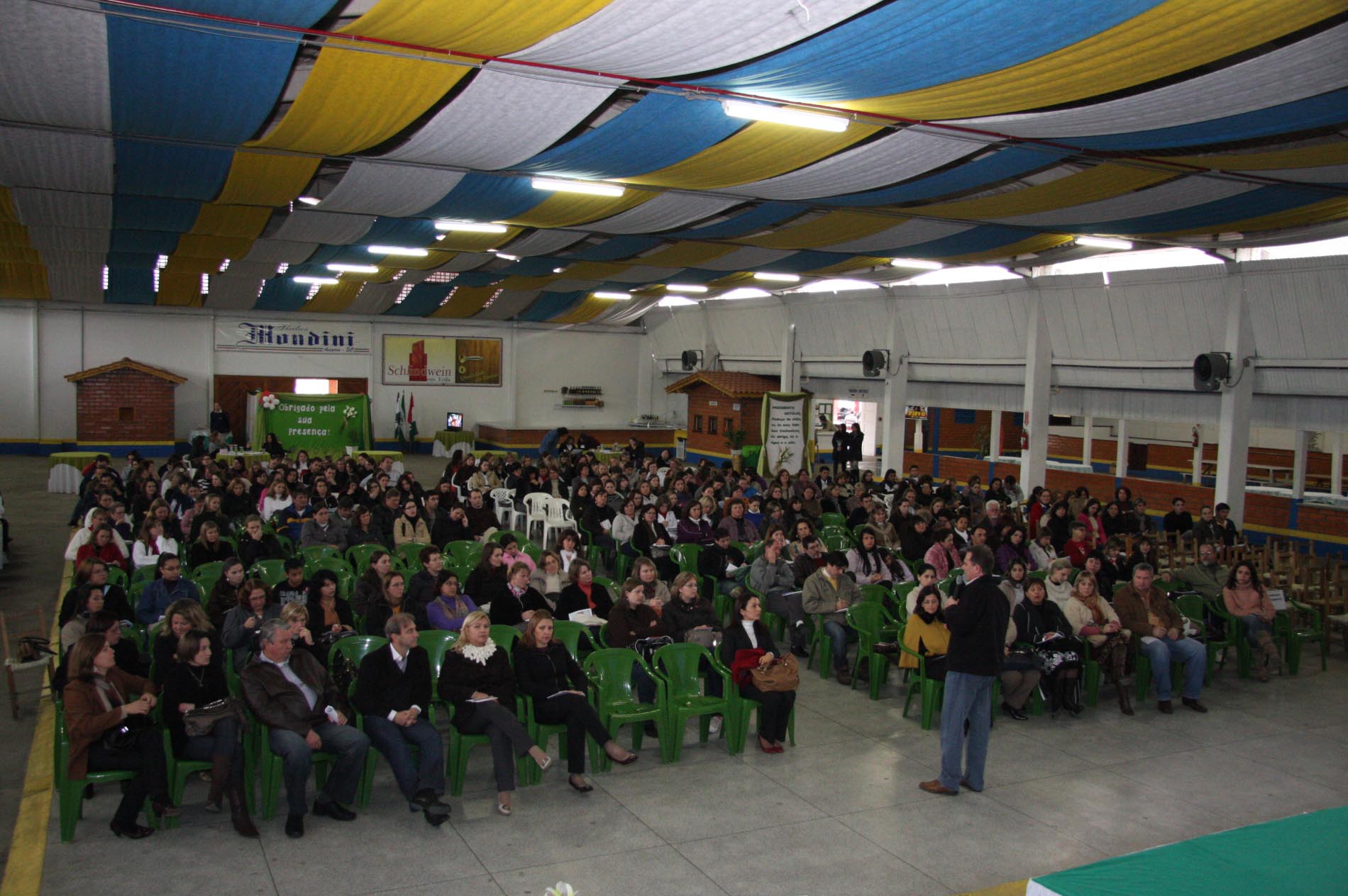 Educadores buscam alternativas para lidar com o Bullying escolar