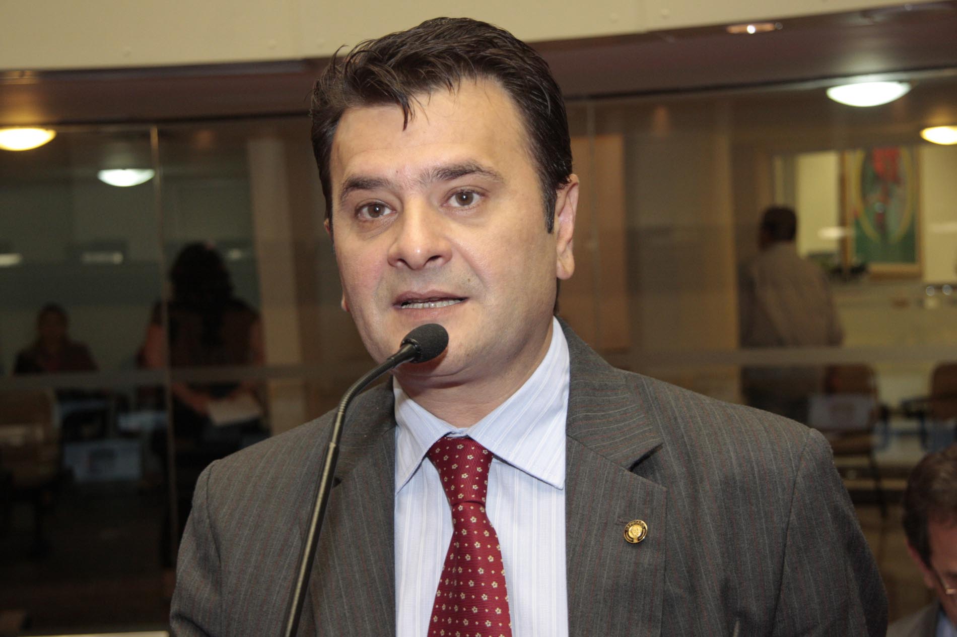 Deputado Elizeu Mattos (PMDB)