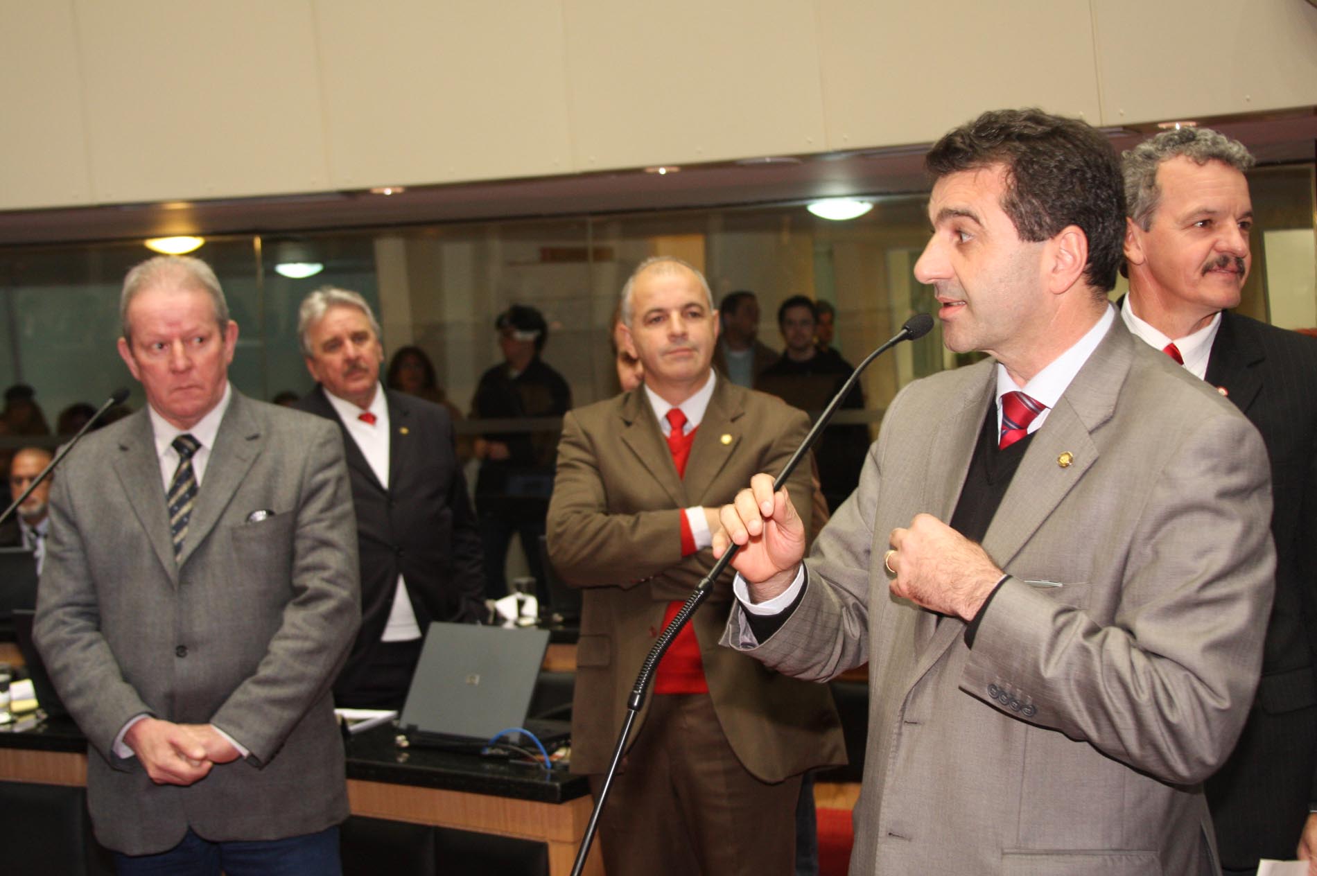 Deputado Valdir Cobalchini (PMDB) – Tarde