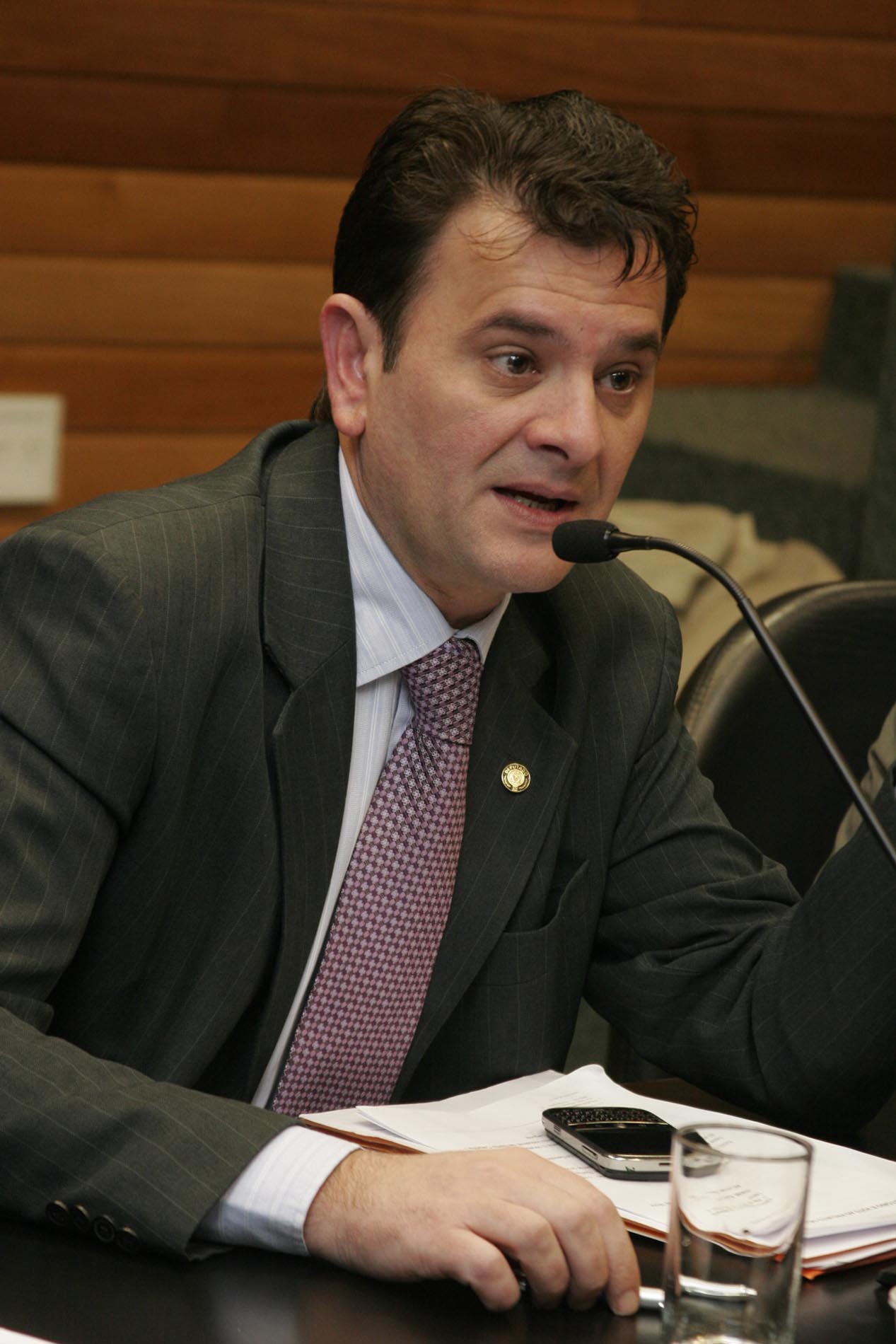 Deputado Elizeu Mattos (PMDB)