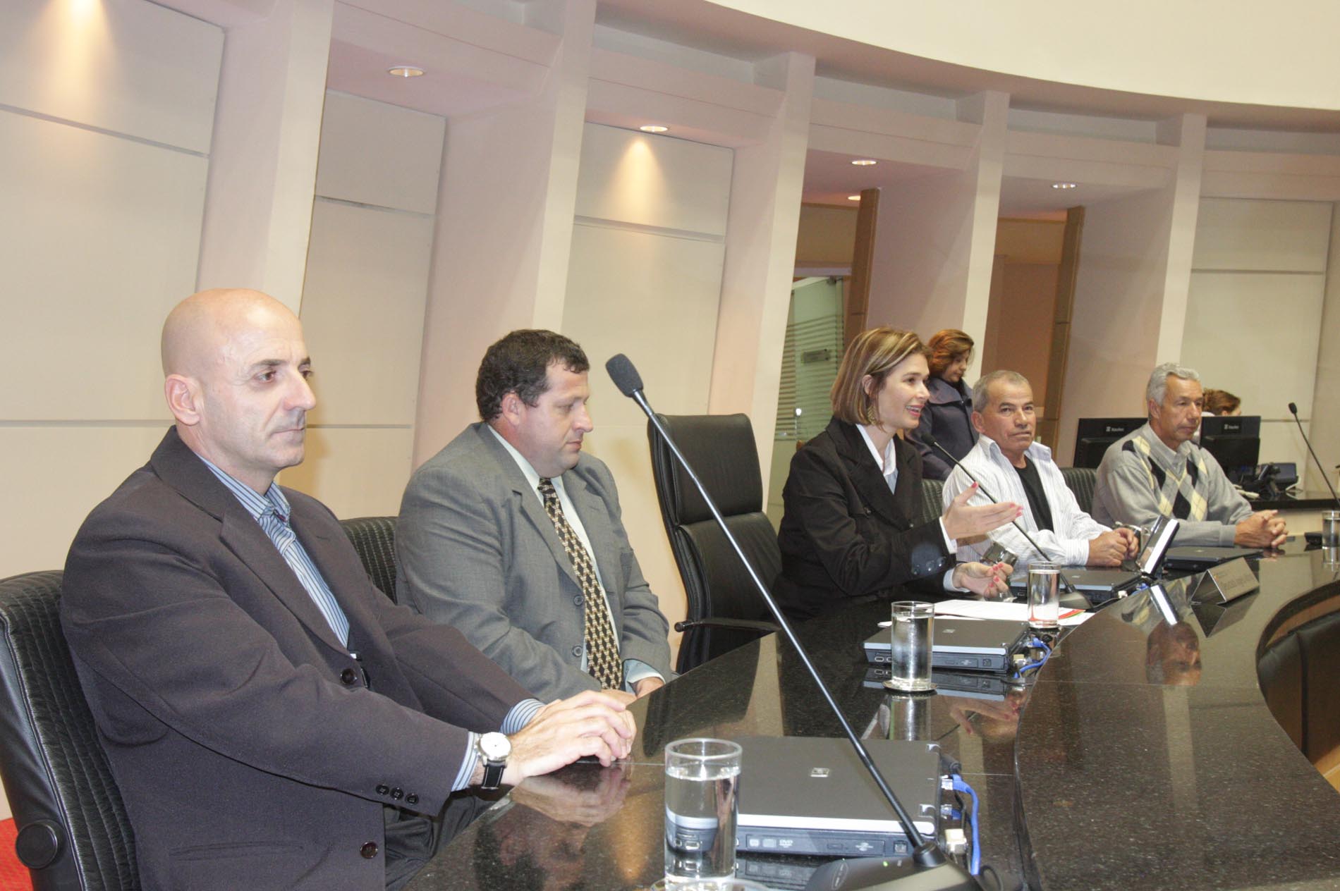 Parlamento presta homenagem a para-atletas de Santa Catarina