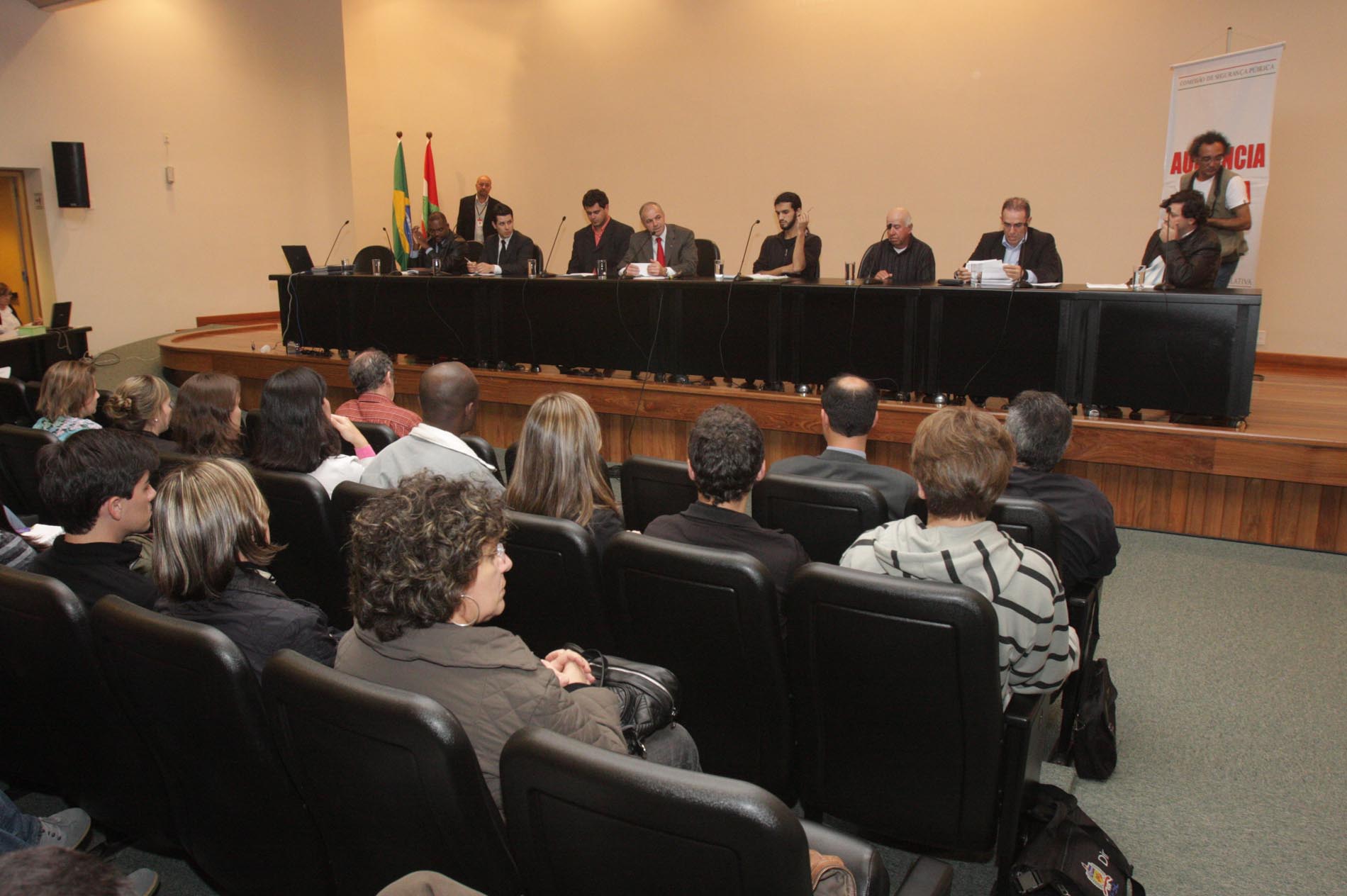Audiência pública debate violação de direitos e repressão a movimentos sociais