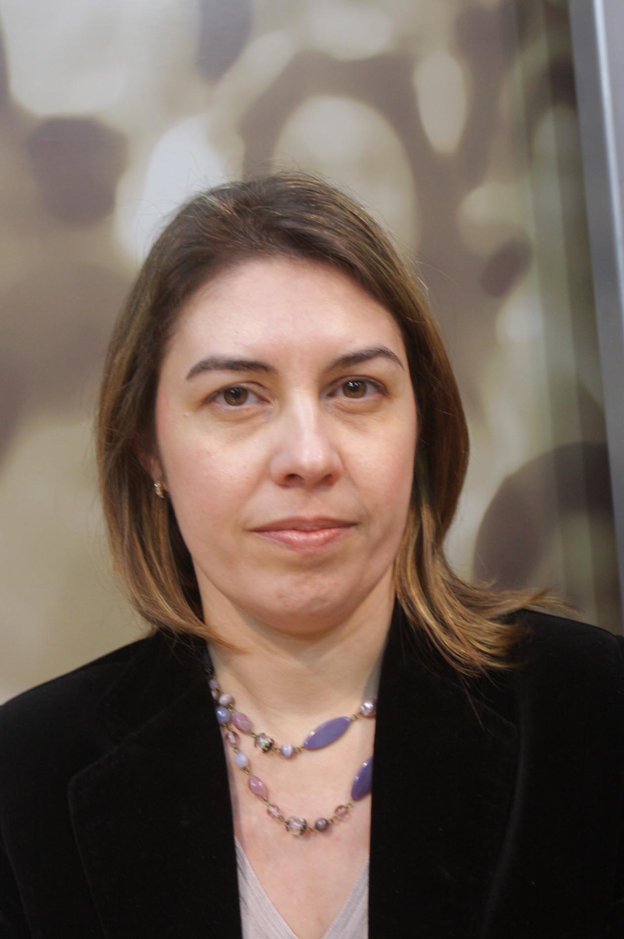 Renata Fávere. Parlamento em dabate.