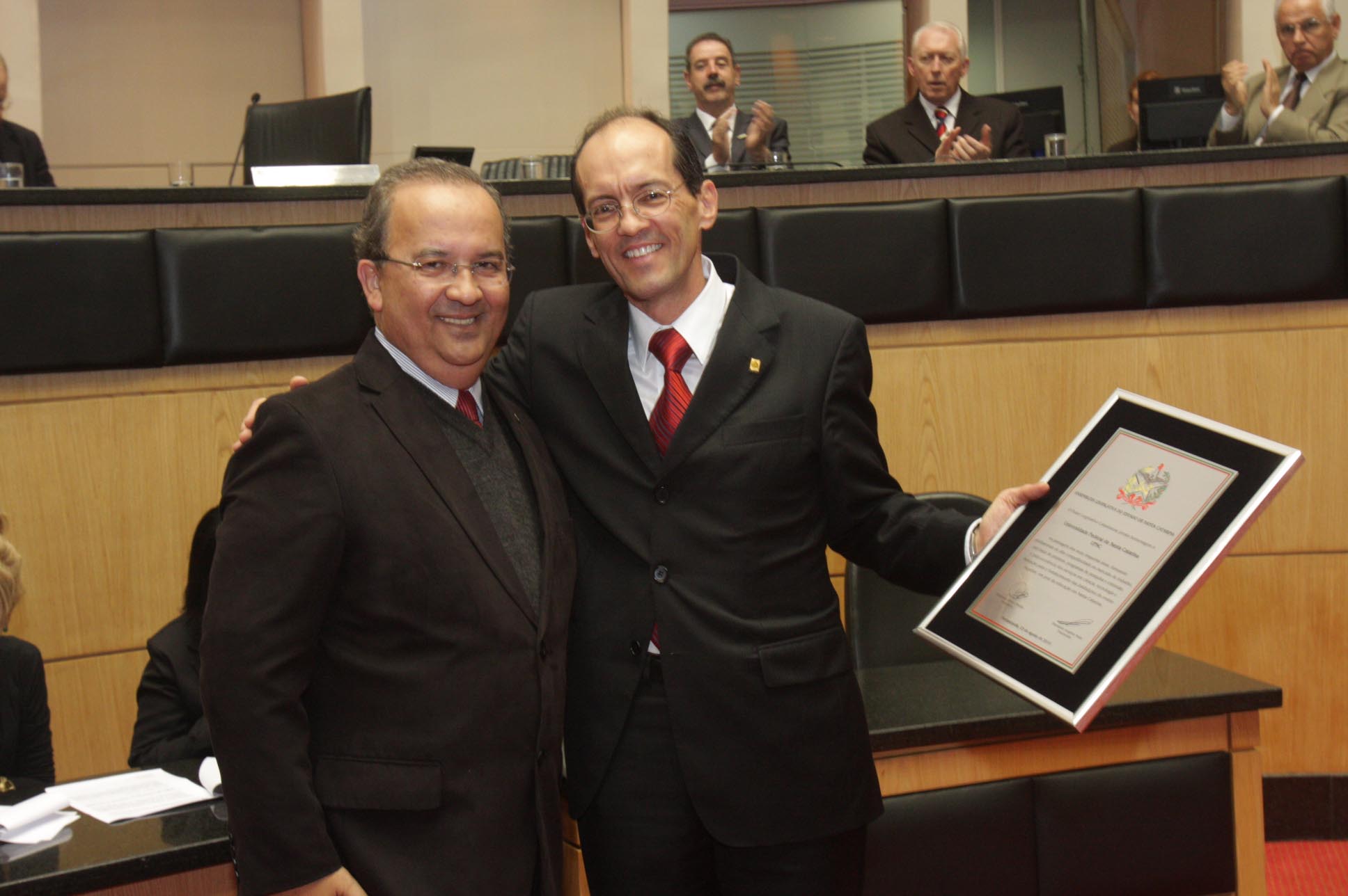 Assembleia homenageia 50 anos da UFSC