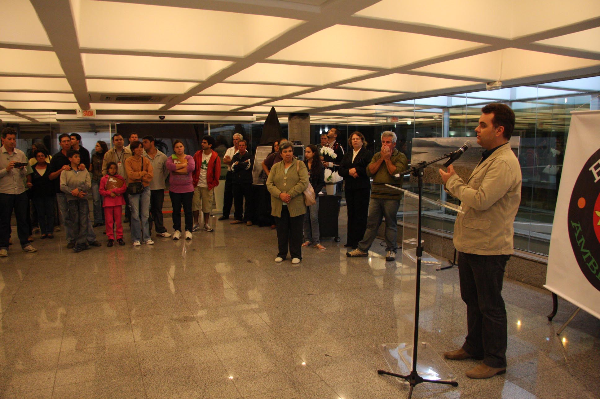 Exposição de Fotos e Lançamento do Projeto 'Levantamento fotográfico para Reconhecimento da Comunidade Tradicional da Reserva Extrativista Marinha de Pirajubaé - Florianópolis/SC'