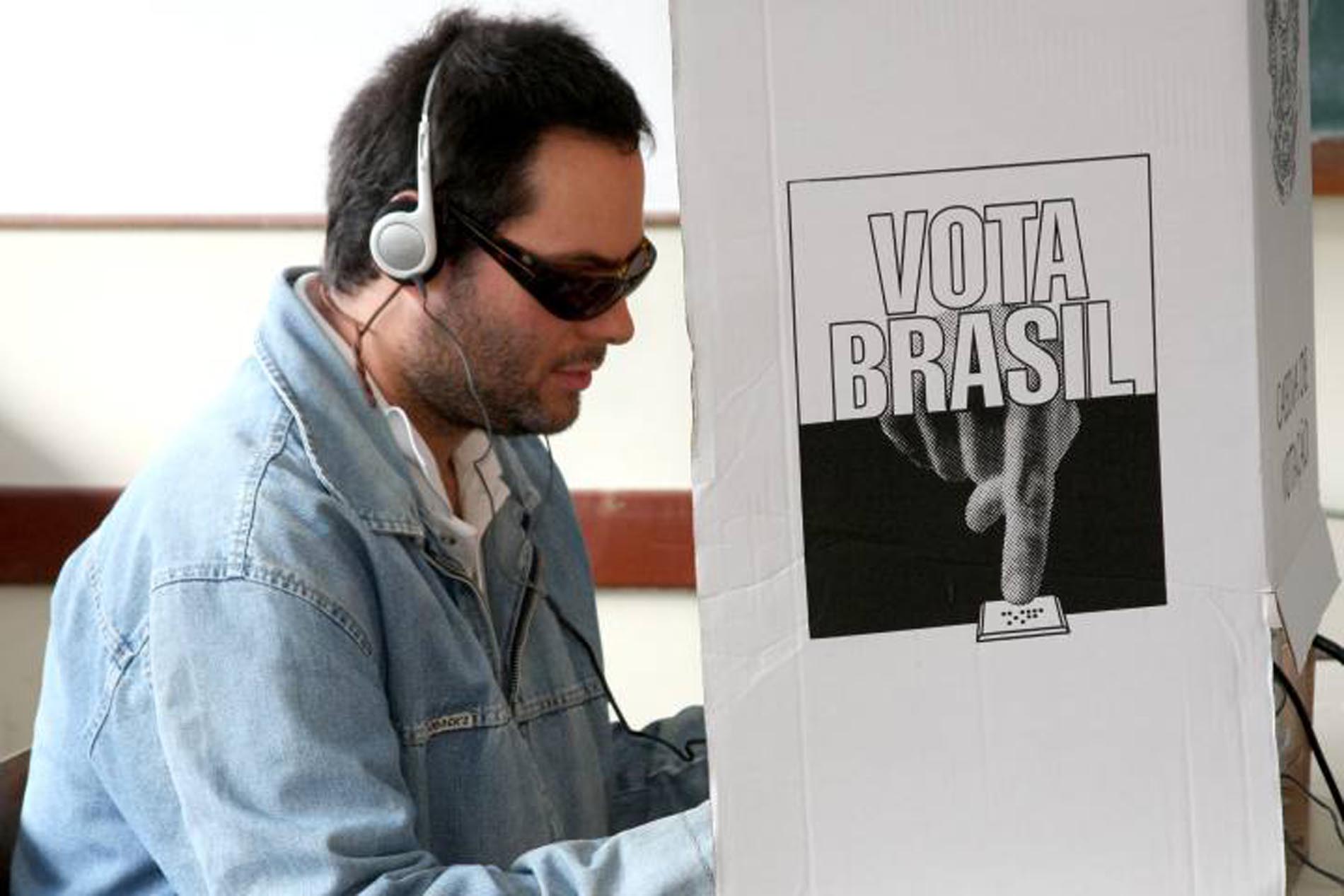 Pessoas com deficiência devem informar restrições à Justiça Eleitoral até hoje