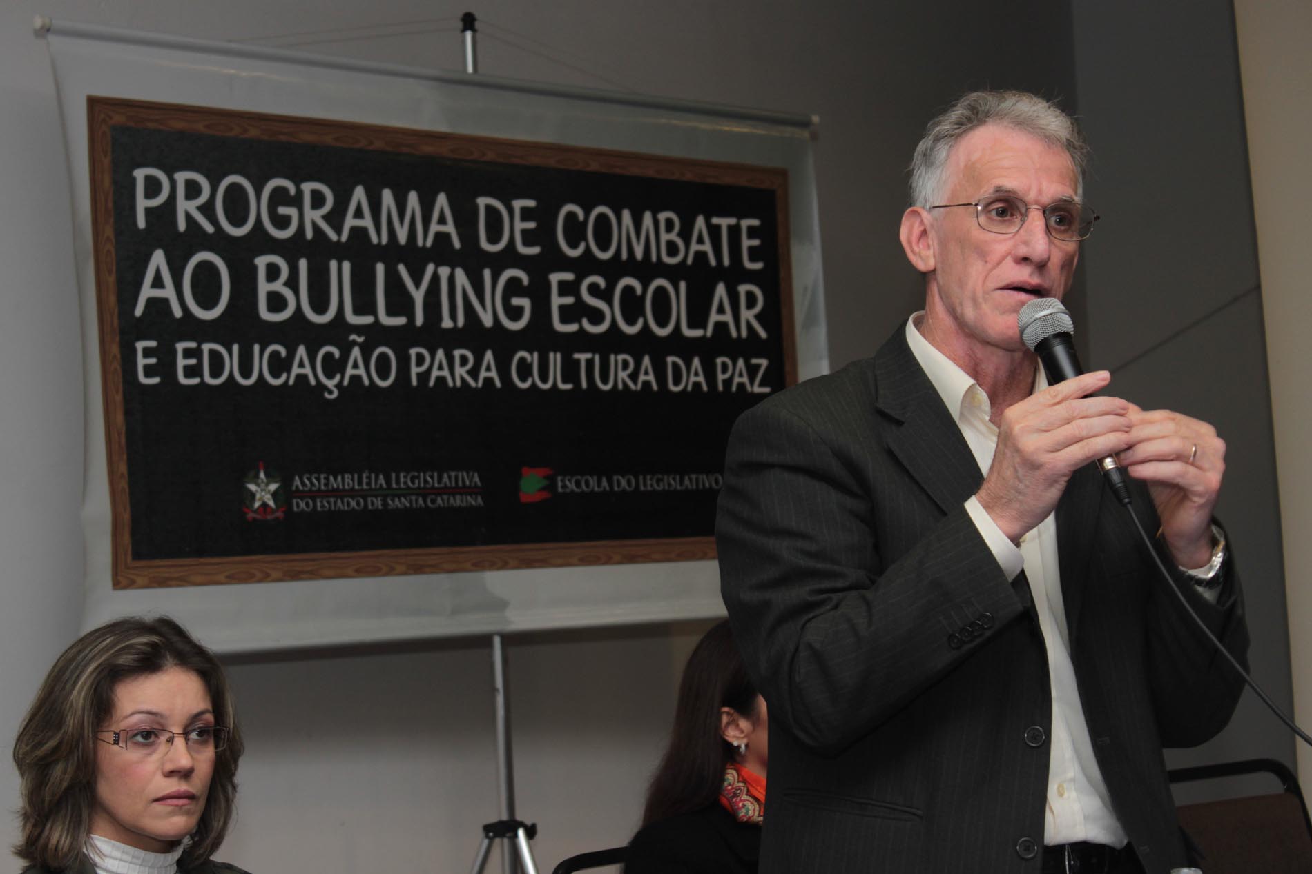 João Girardi - Programa de Enfrentamento ao Bullying Escolar e Educação para a Cultura da Paz - Local: Concórdia/SC