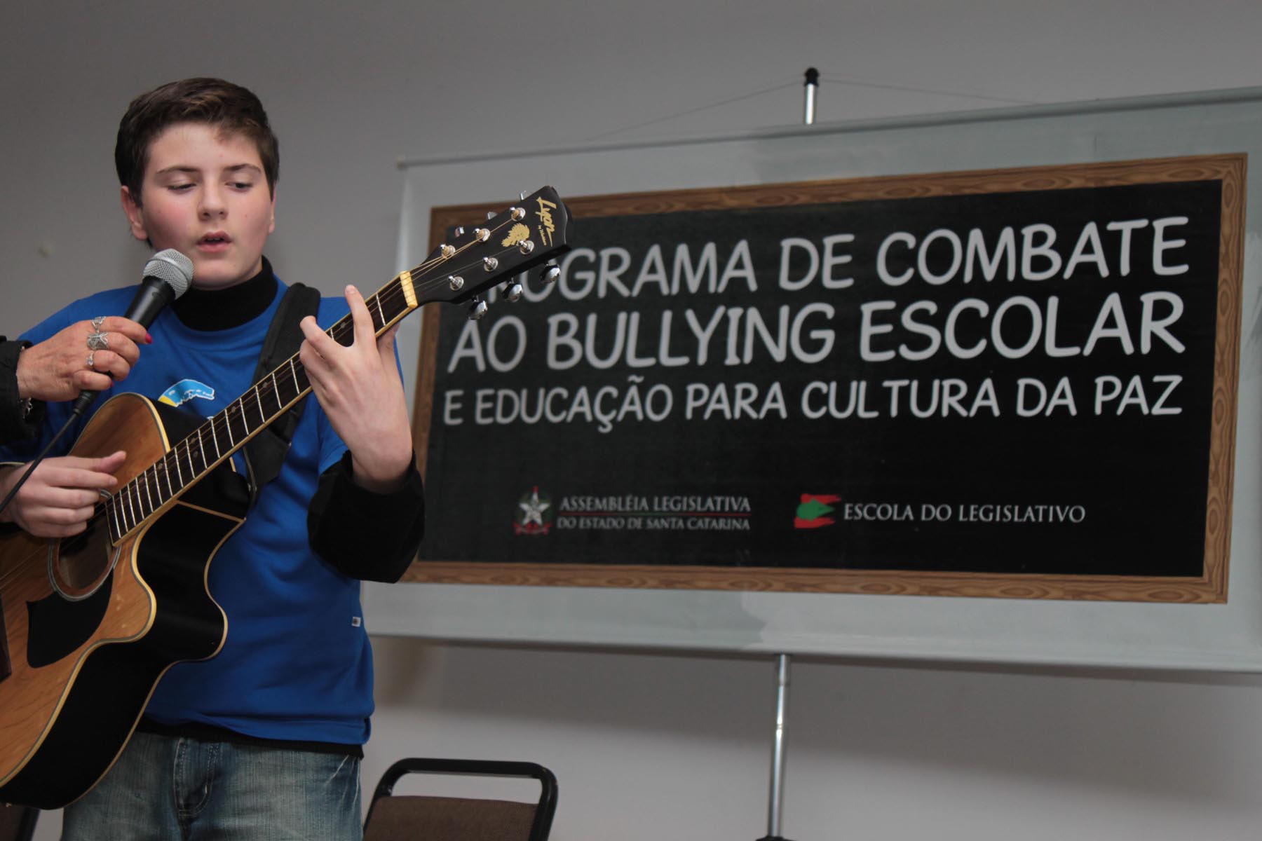 Renan Peruzollo - Programa de Enfrentamento ao Bullying Escolar e Educação para a Cultura da Paz - Local: Concórdia/SC