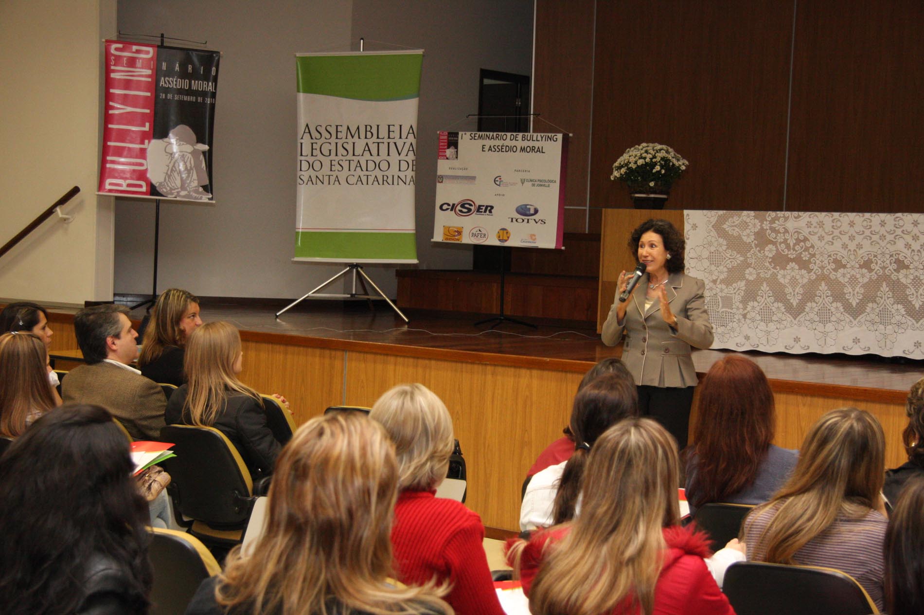 Joinville sedia 1º Seminário sobre Bullying e Assédio Moral