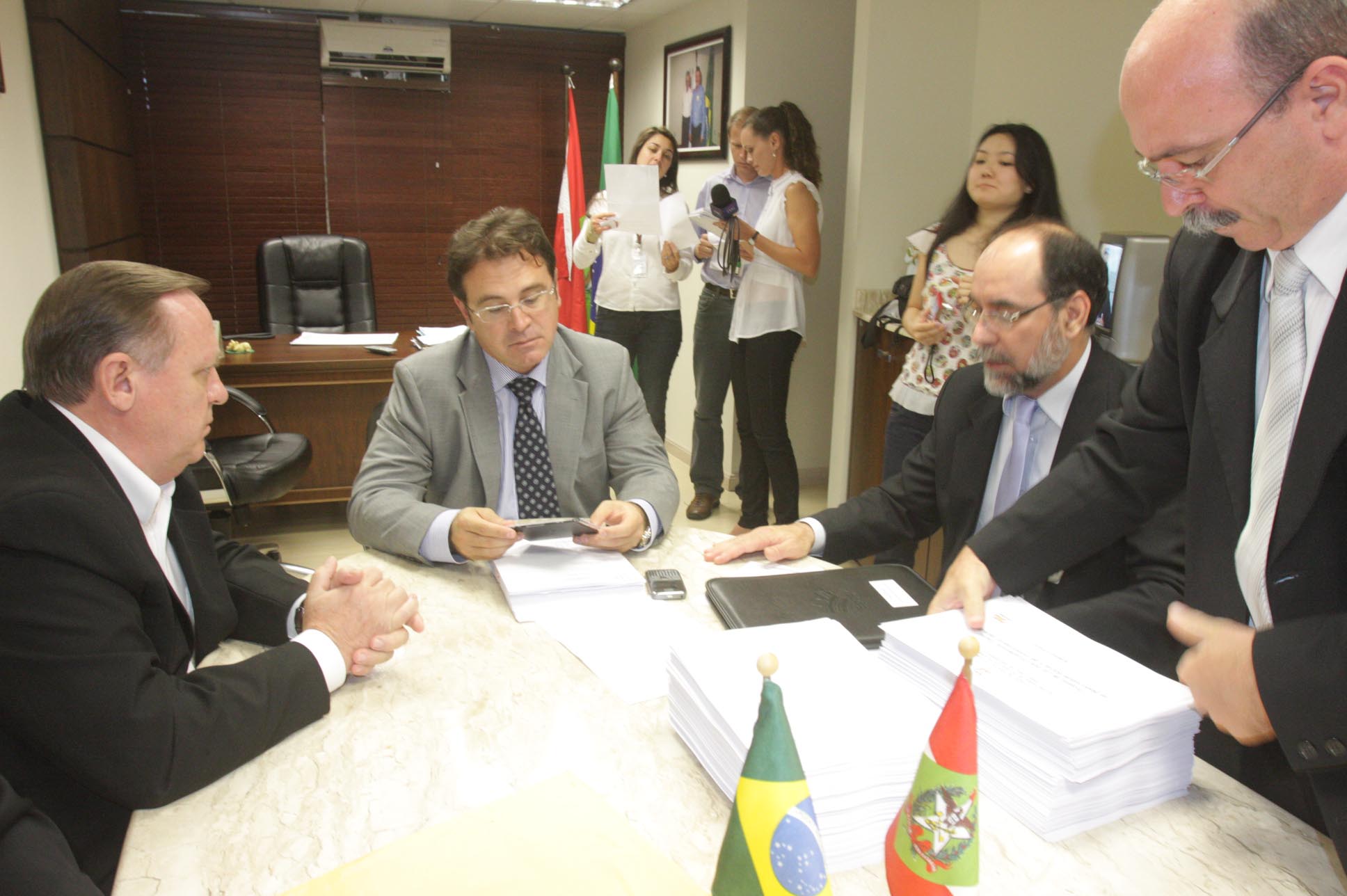 Entrega do orçamento regionalizado.