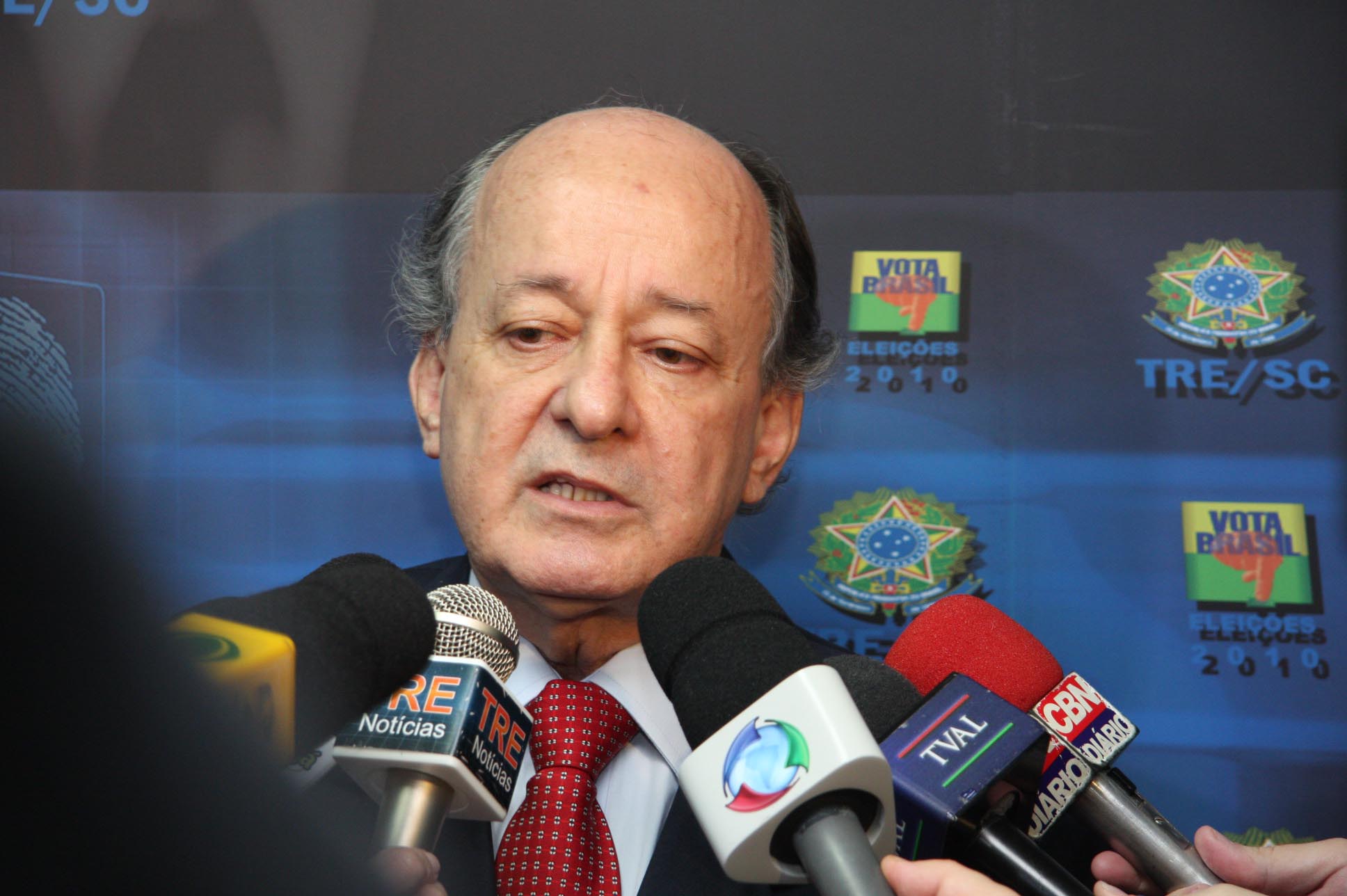 Em coletiva, Presidente do TRE-SC destaca segurança no pleito