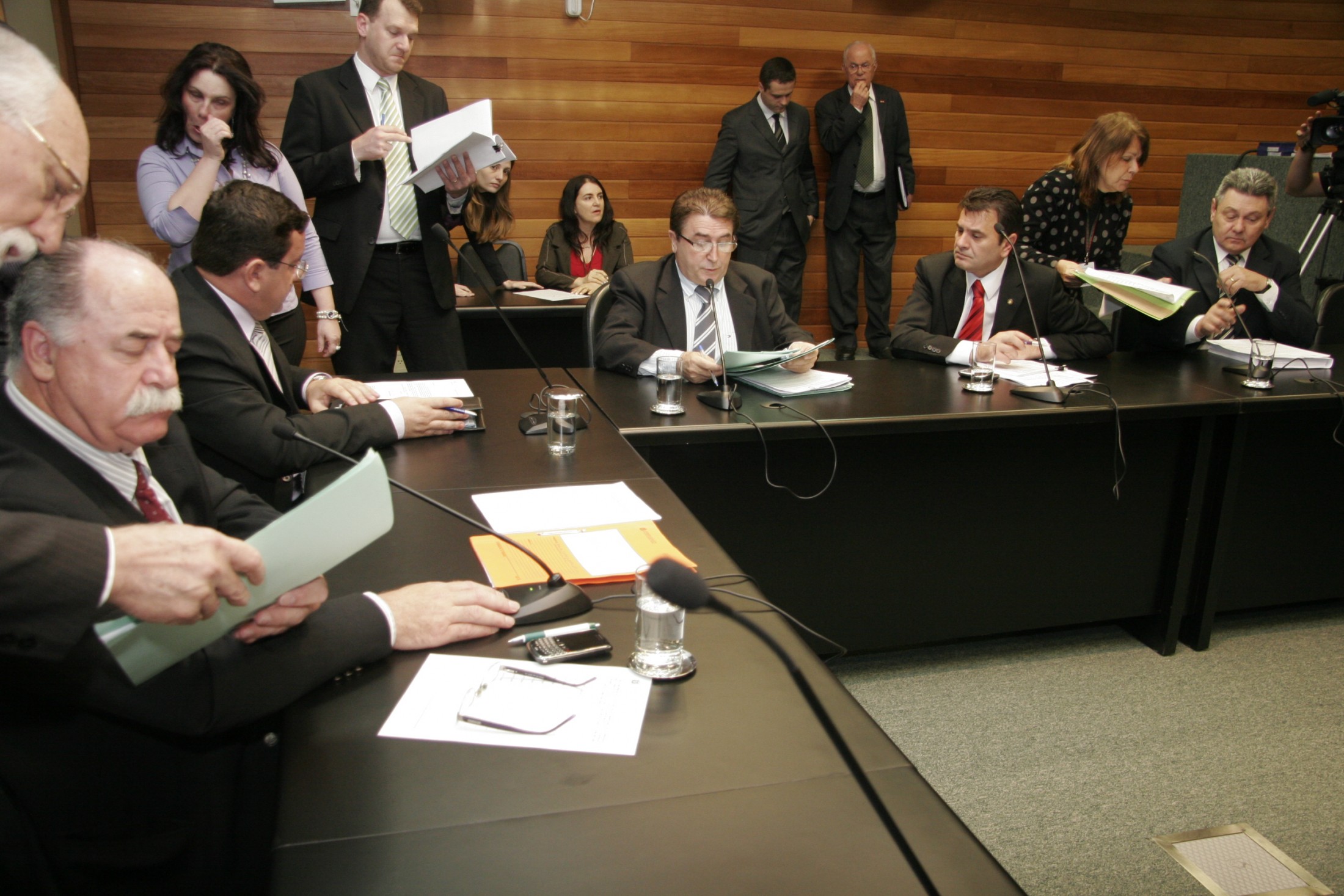 CCJ aprova projeto que penaliza entidades privadas que tolerarem atos de preconceito