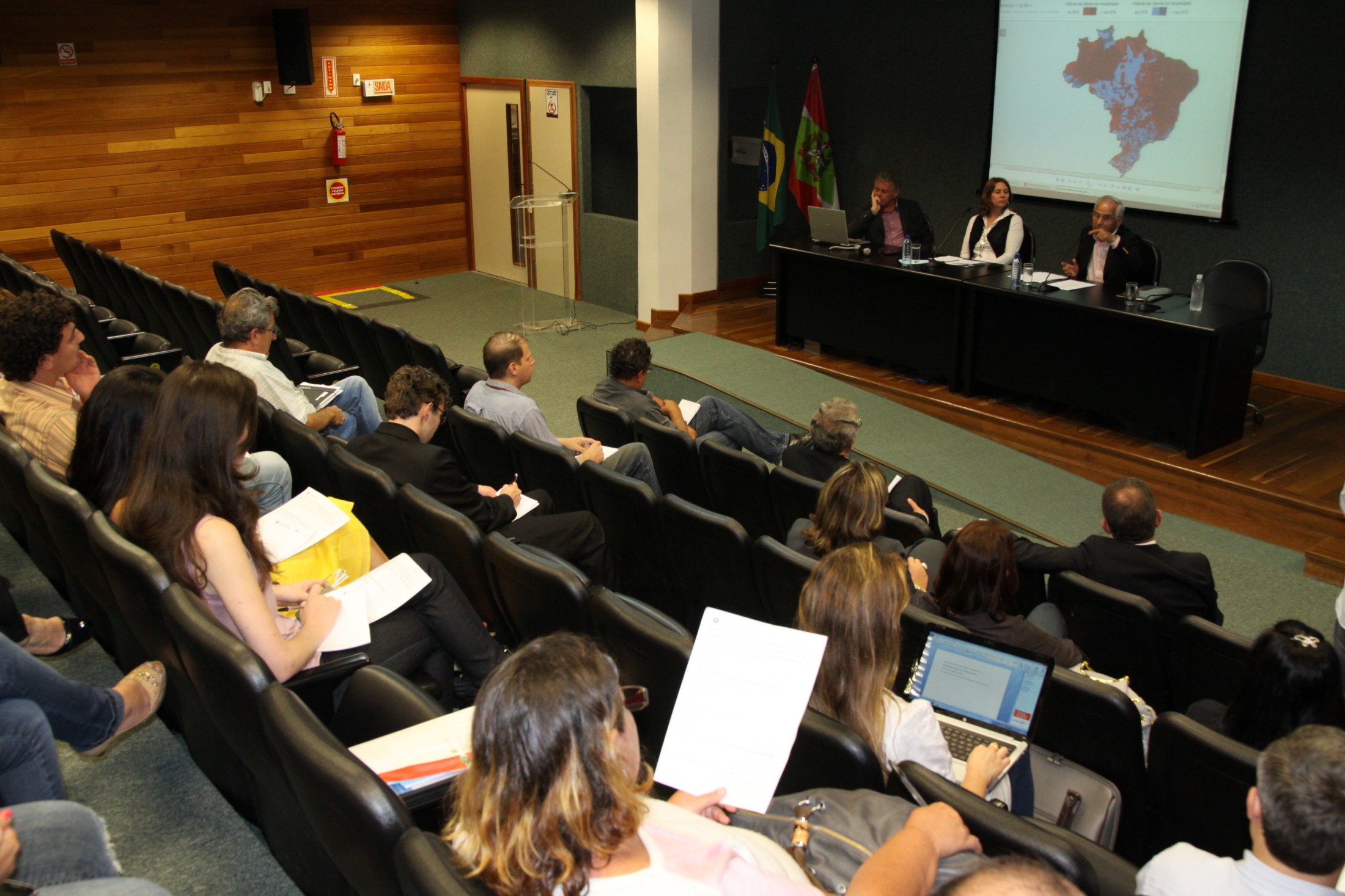 Colunistas políticos analisam cenário pós-eleitoral no Brasil e em SC