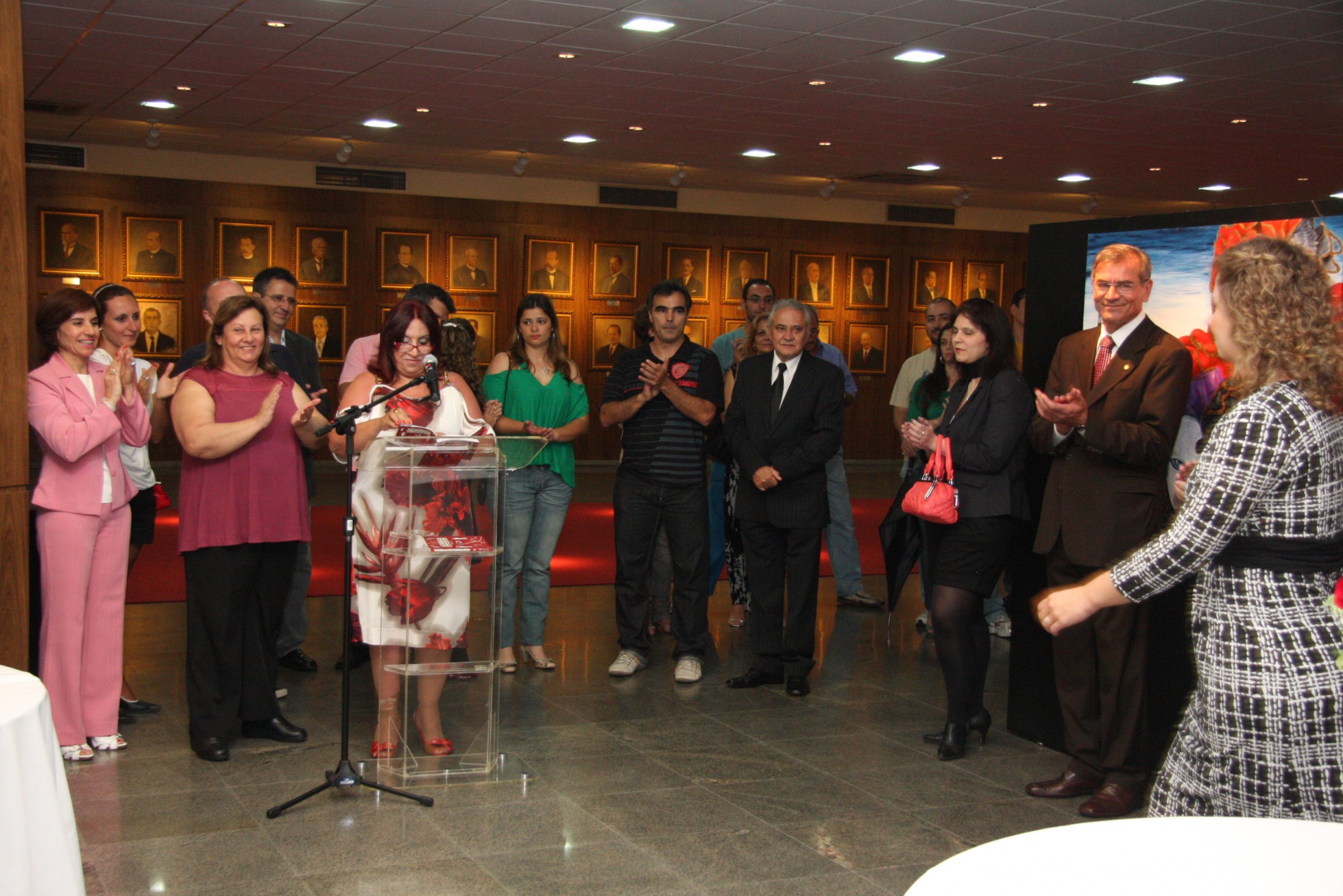 Lançamento de livros movimenta a Assembleia