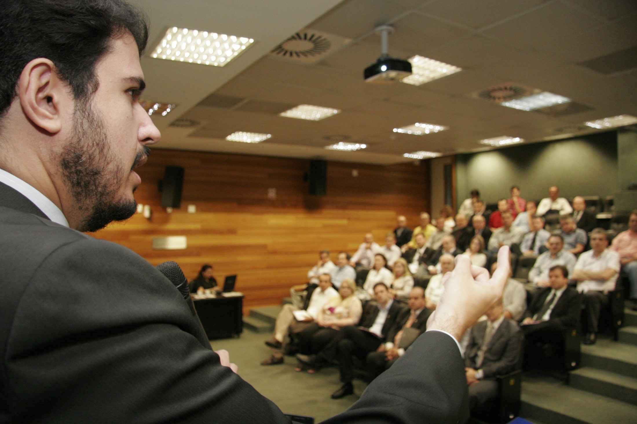 Lideranças lojistas debatem mudanças na Lei Geral da Micro e Pequena Empresa