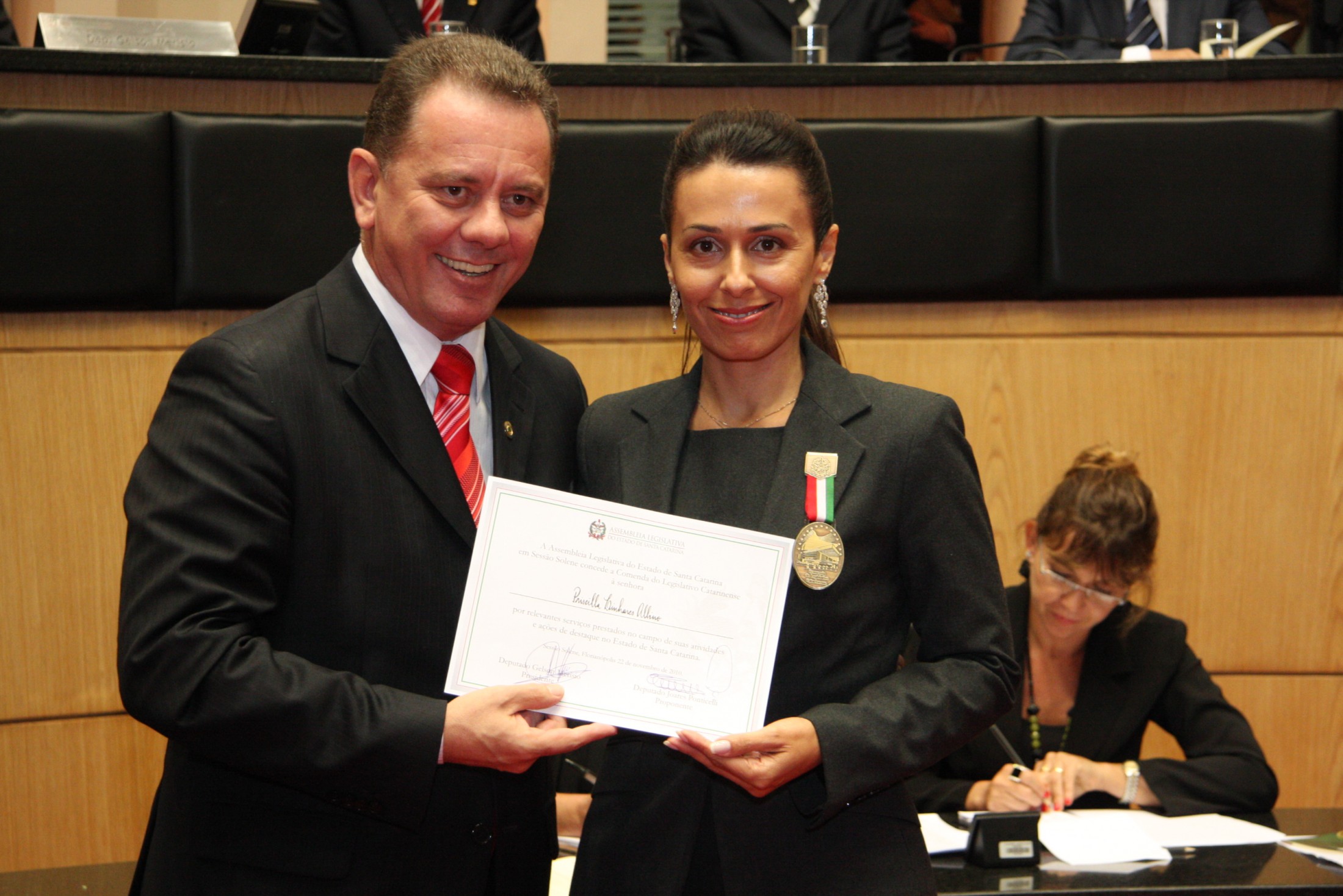 Sessão Solene de Concessão de Medalhas - Joares Ponticelli e Priscila Linhares Albino