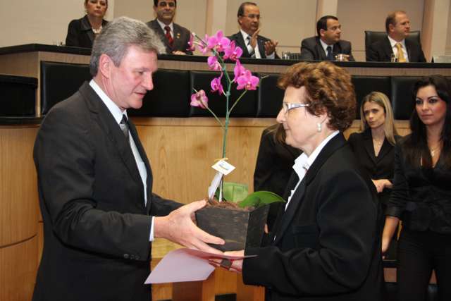 Deputado Flavio Ragagnin (PP) homenageia Waldir Tochetto com a Comenda do Legislativo 2010