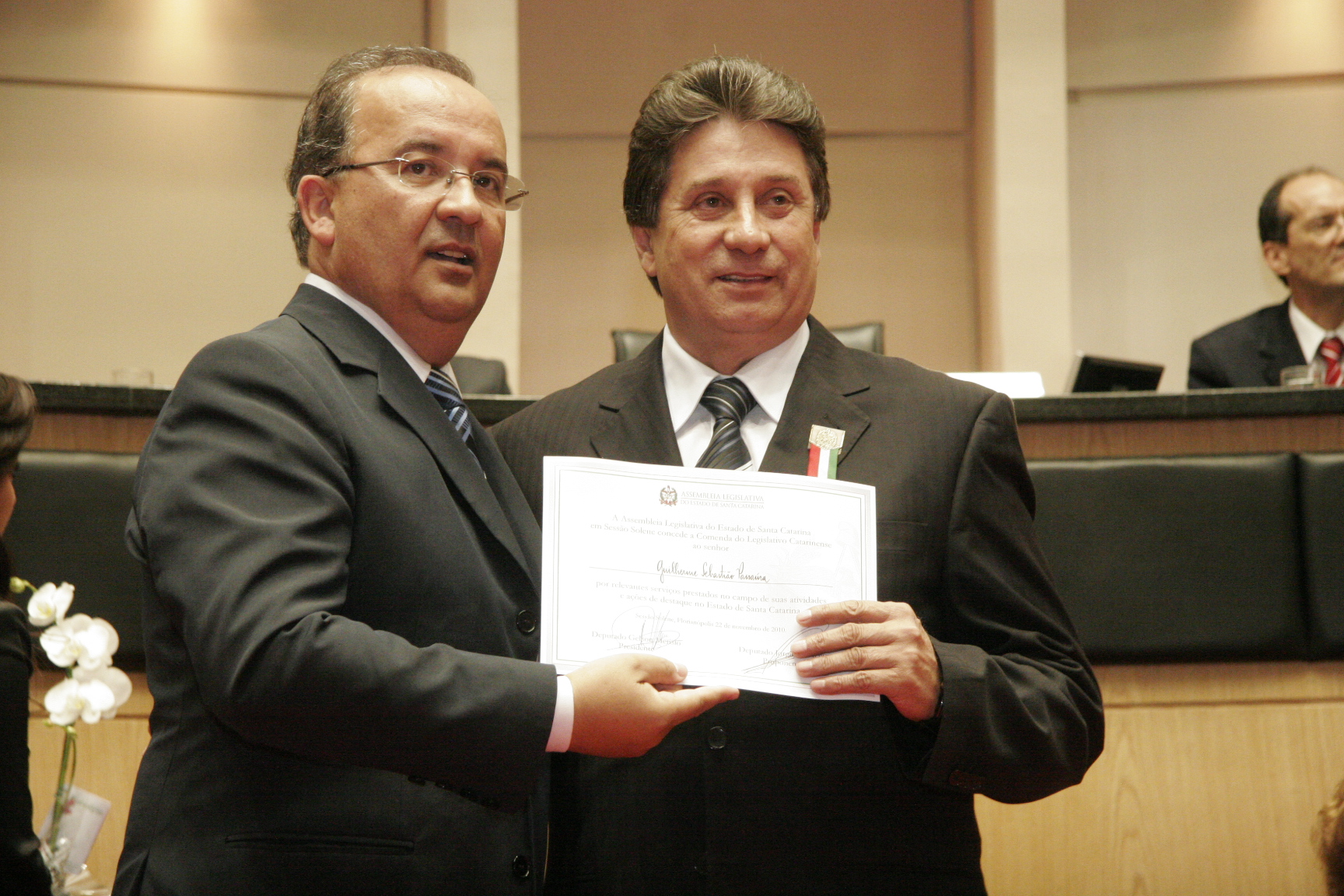 PASSAÚRA RECEBE COMENDA DO LEGISLATIVO