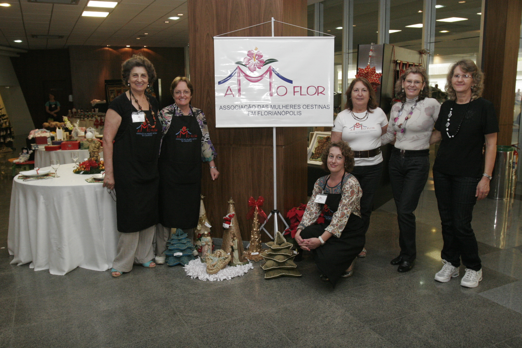 Exposição da Associação das Mulheres Oestinas em Florianópolis - AMOFLOR
