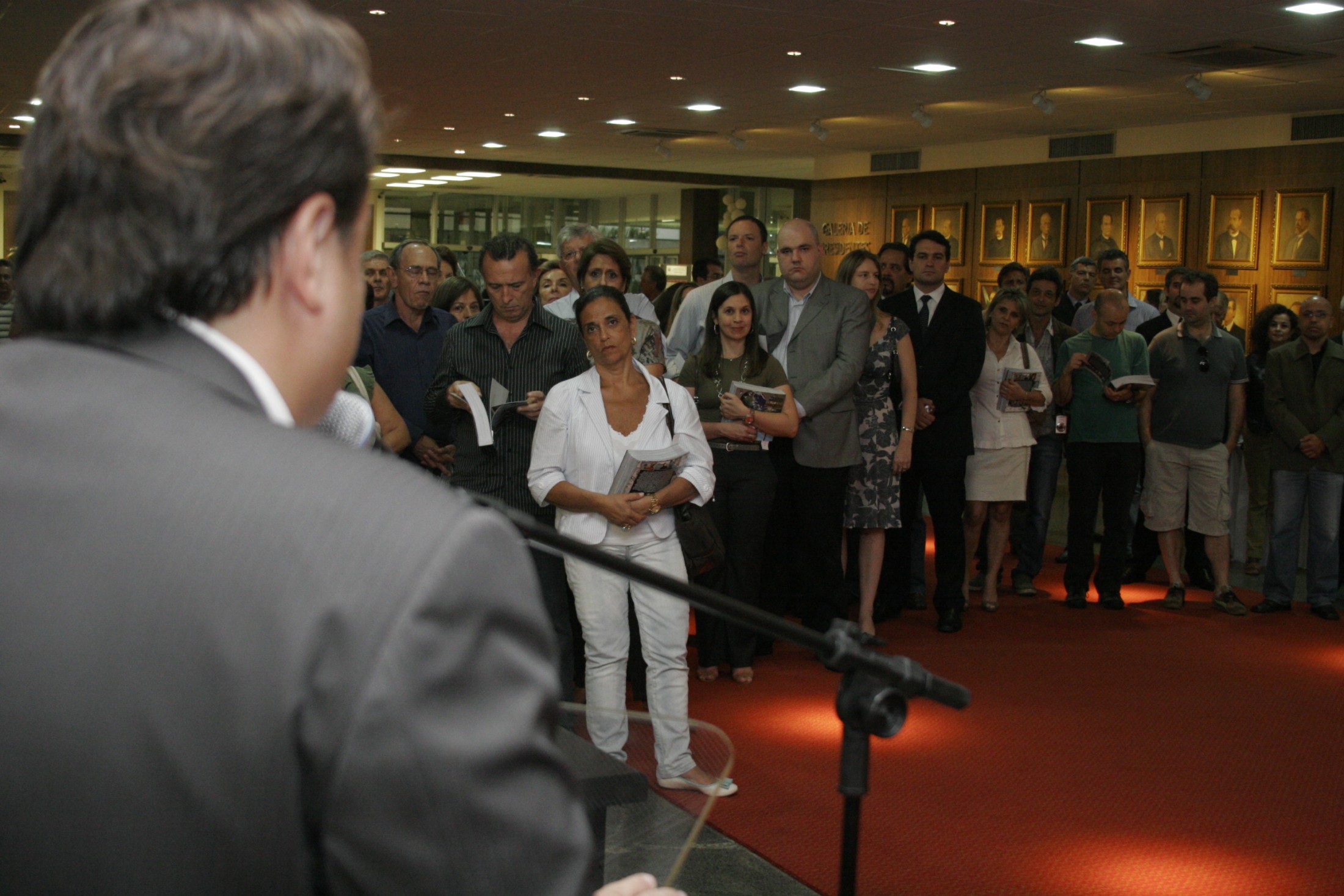 Assembleia sedia lançamento do livro “A Volta ao Mundo em Quarenta Histórias”