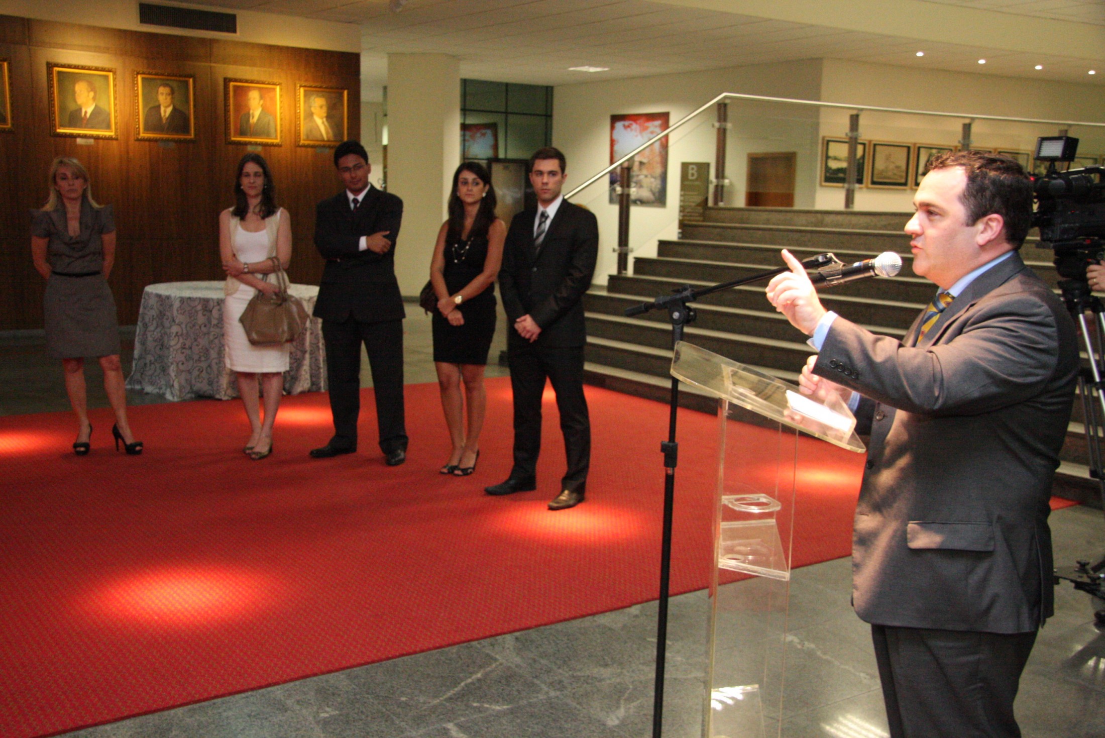 Professor Arno Dal Ri - Lançamento do livro: Santa Catarina nas Relações Internacionais - Desafios da Assembleia Legislativa do Estado de Santa Catarina no Cenário Internacional