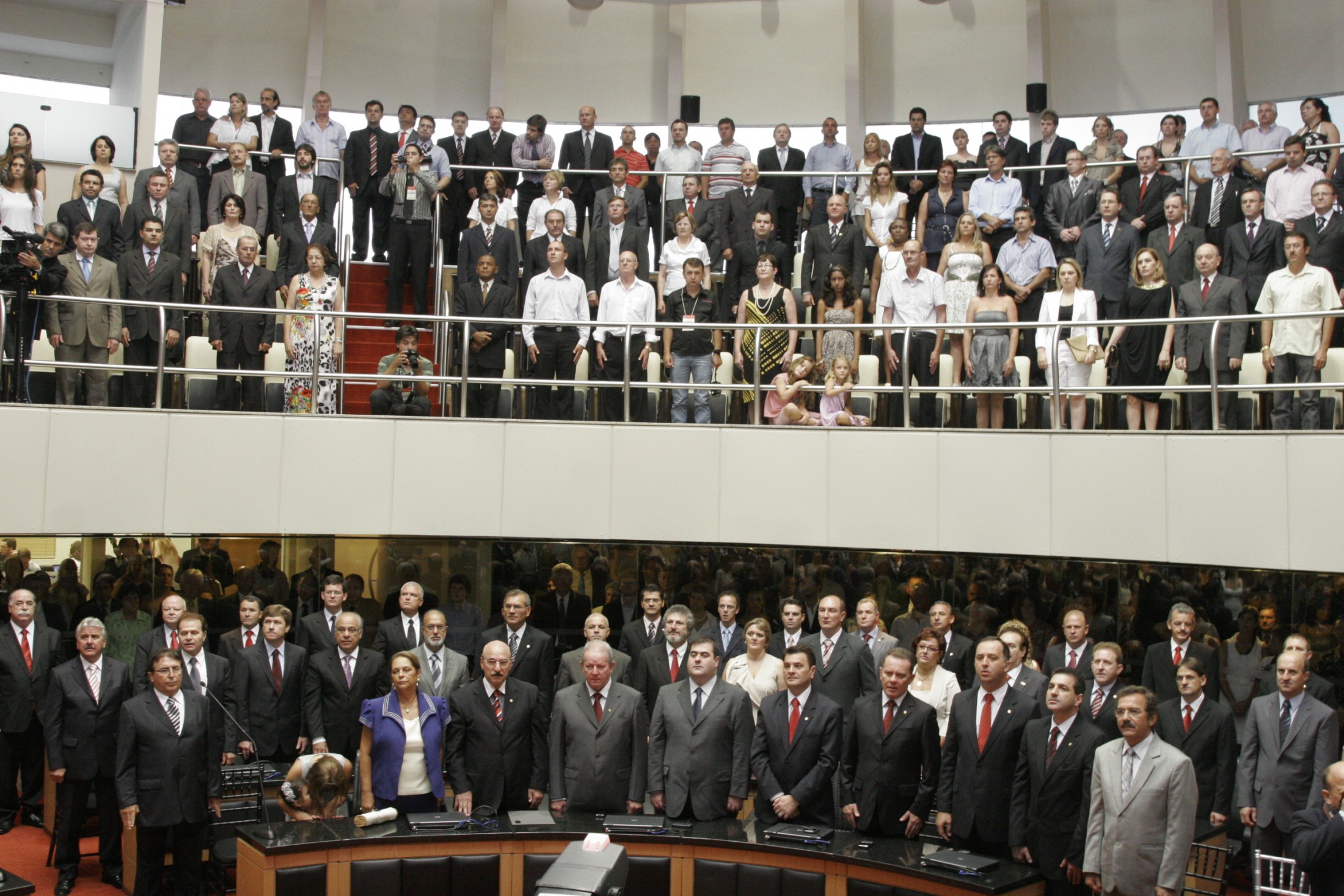 Sessão Solene de posse dos Deputados eleitos