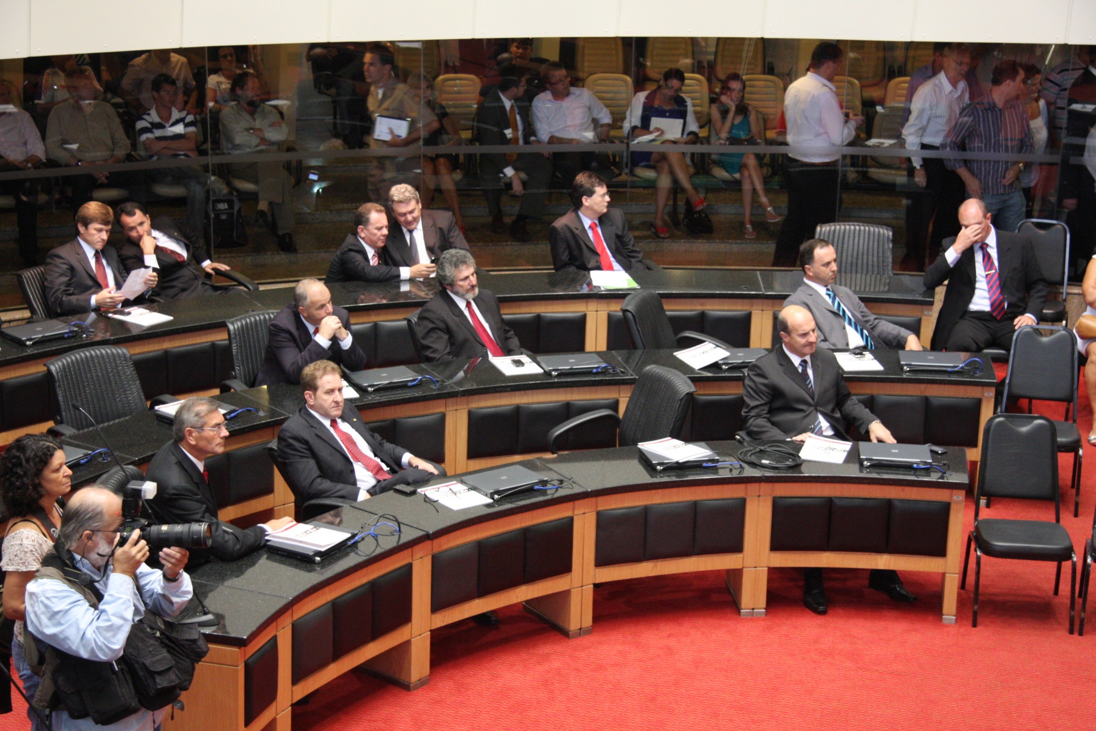 Sessão Especial de Abertura dos Trabalhos da 1ª Sessão Legislativa da 17ª Legislatura e a leitura da Mensagem Anual do Excelentíssimo Senhor Governador do Estado.