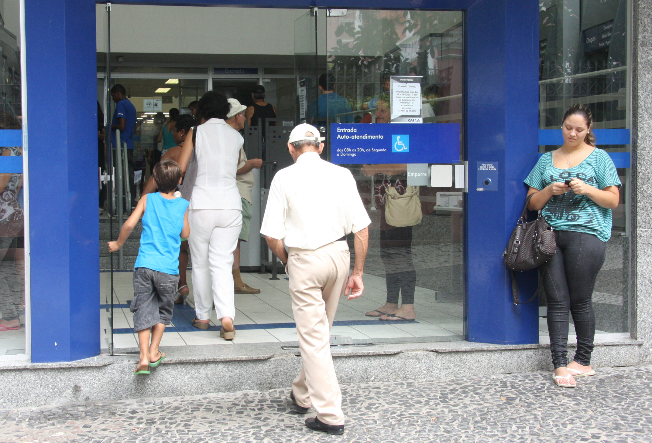 Agências bancárias podem ser fechadas por demora no atendimento aos clientes