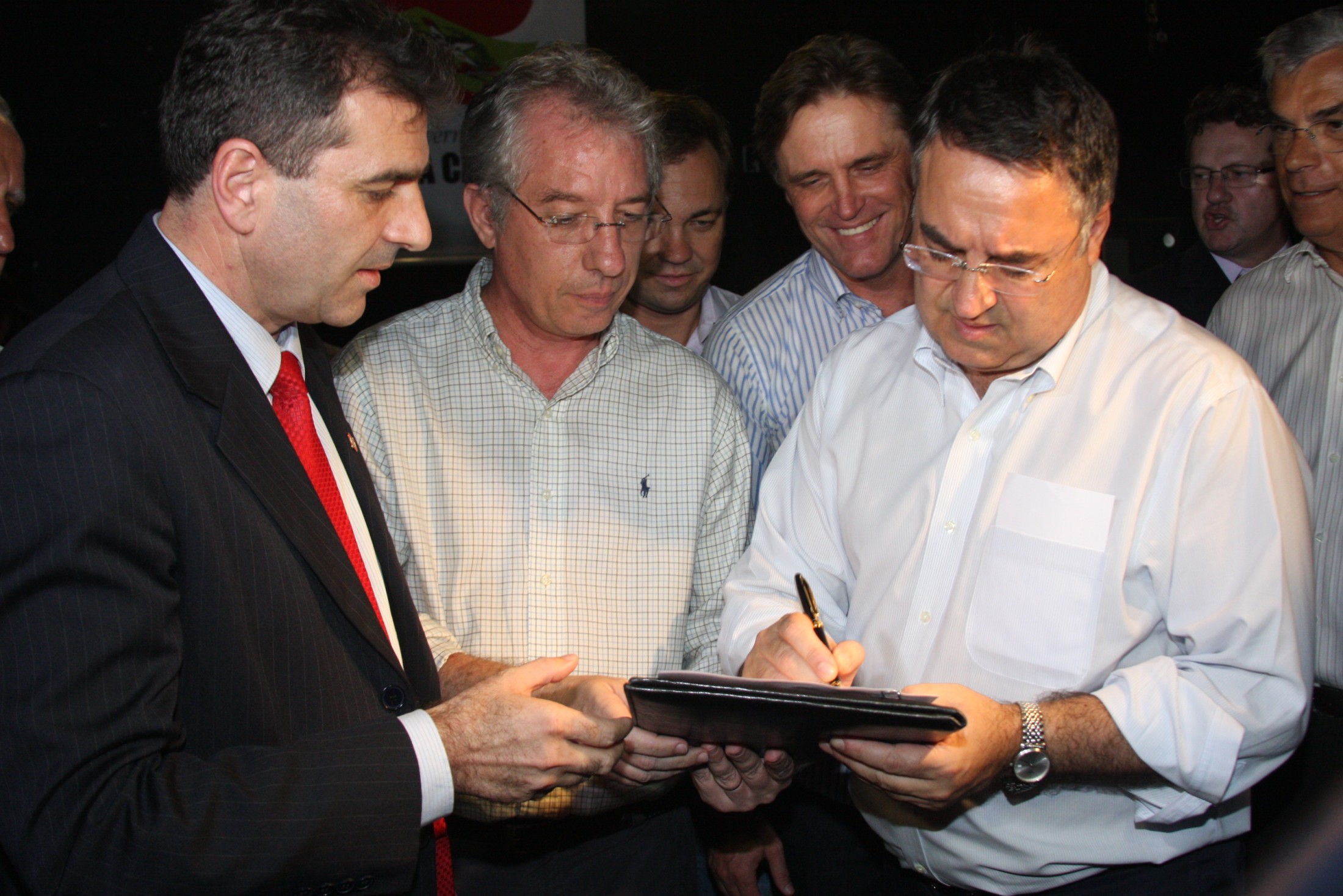 Governador Raimundo Colombo assina ordem de duplicação da SC 401