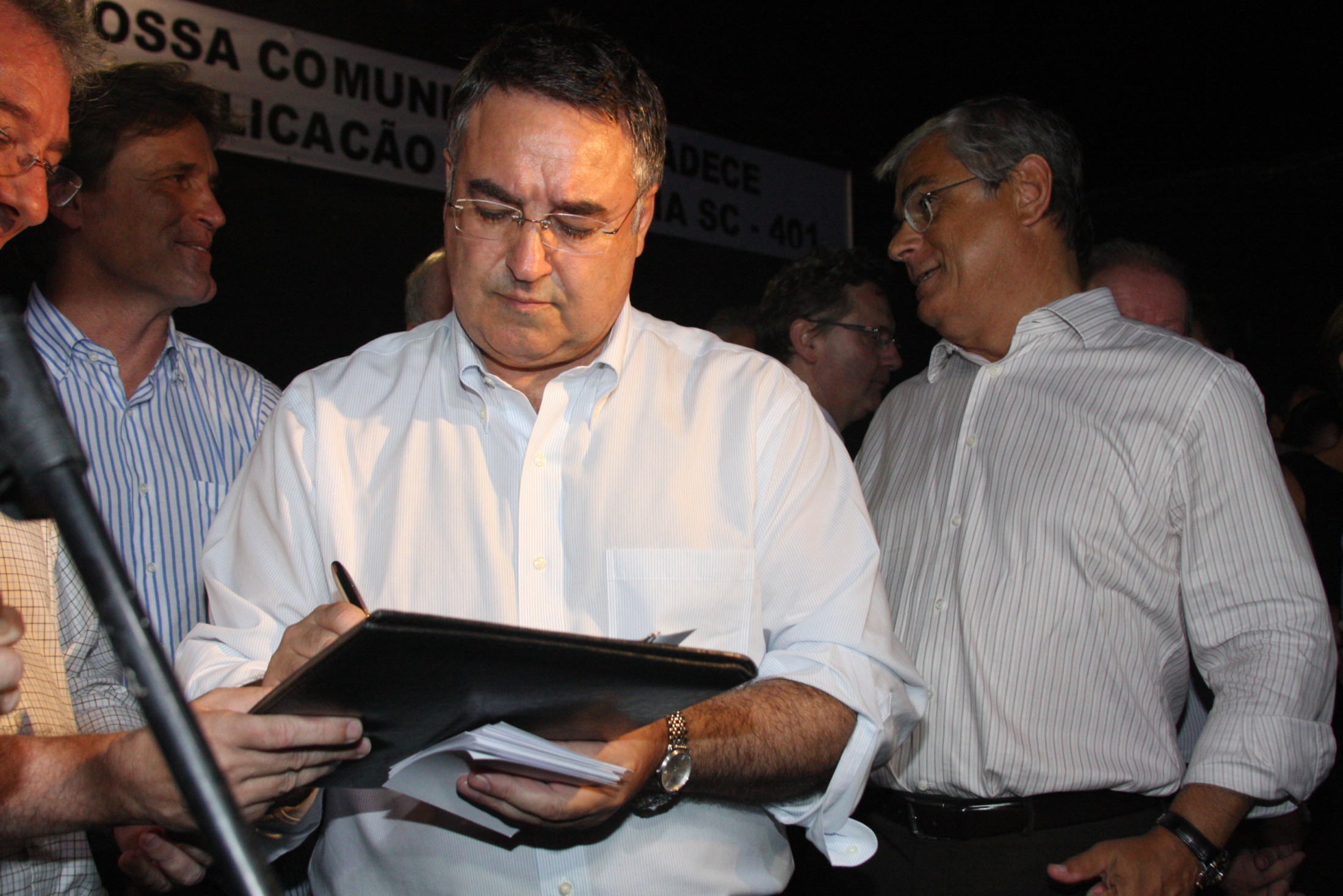 Governador Raimundo Colombo assina ordem de duplicação da SC 401