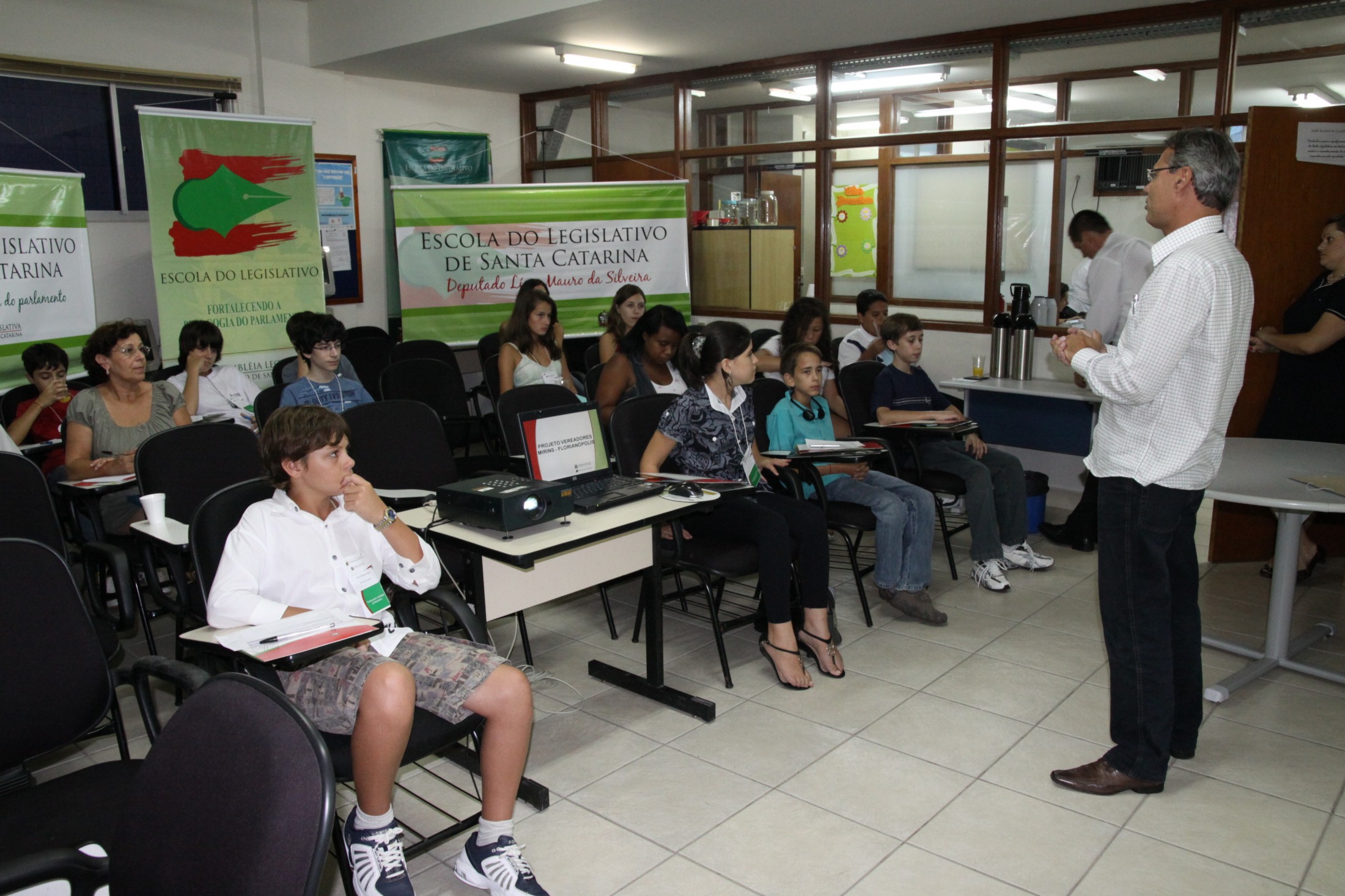 Vereadores Mirins visitam Assembleia