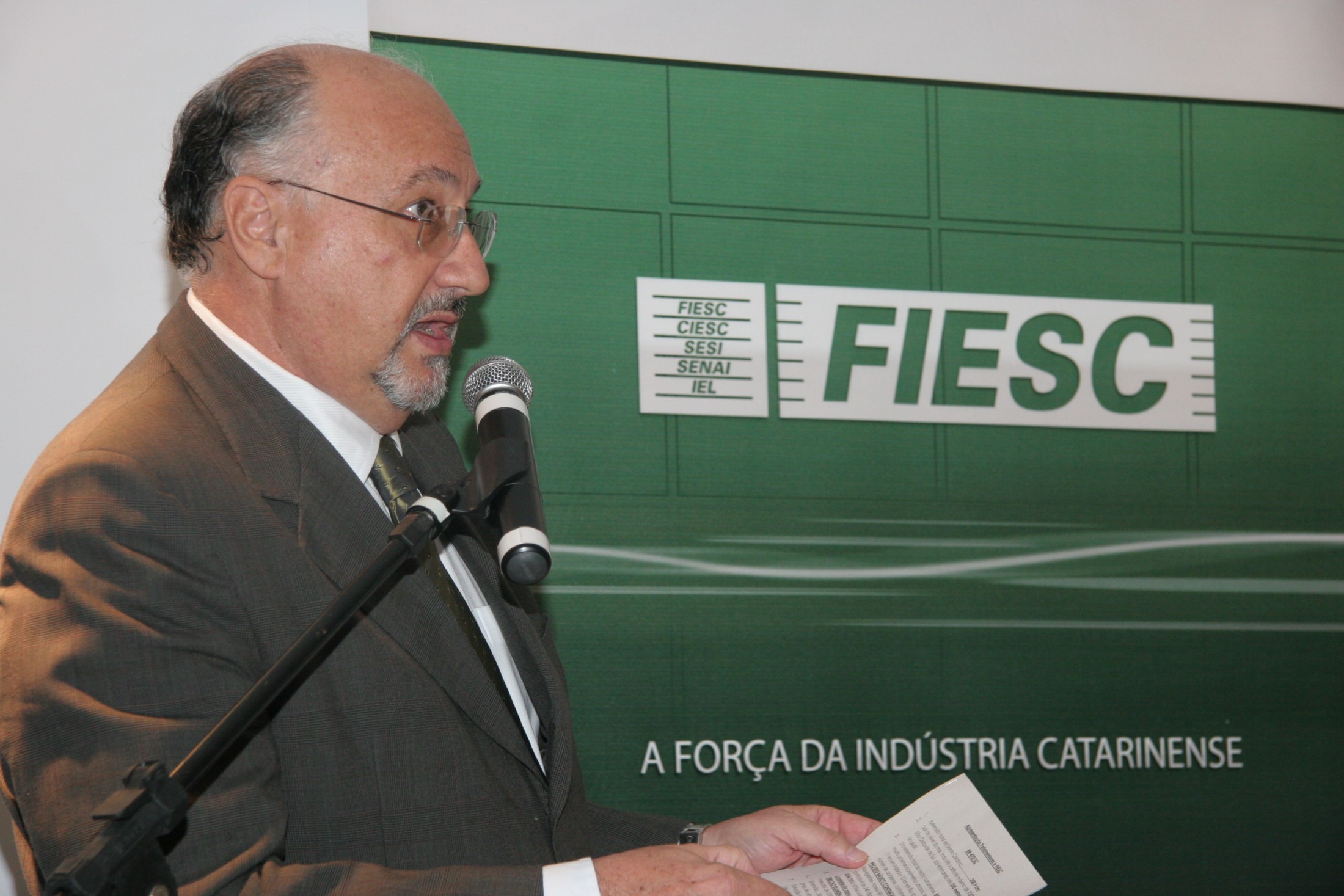 Agenda Legislativa da Indústria 2011 - FIESC
