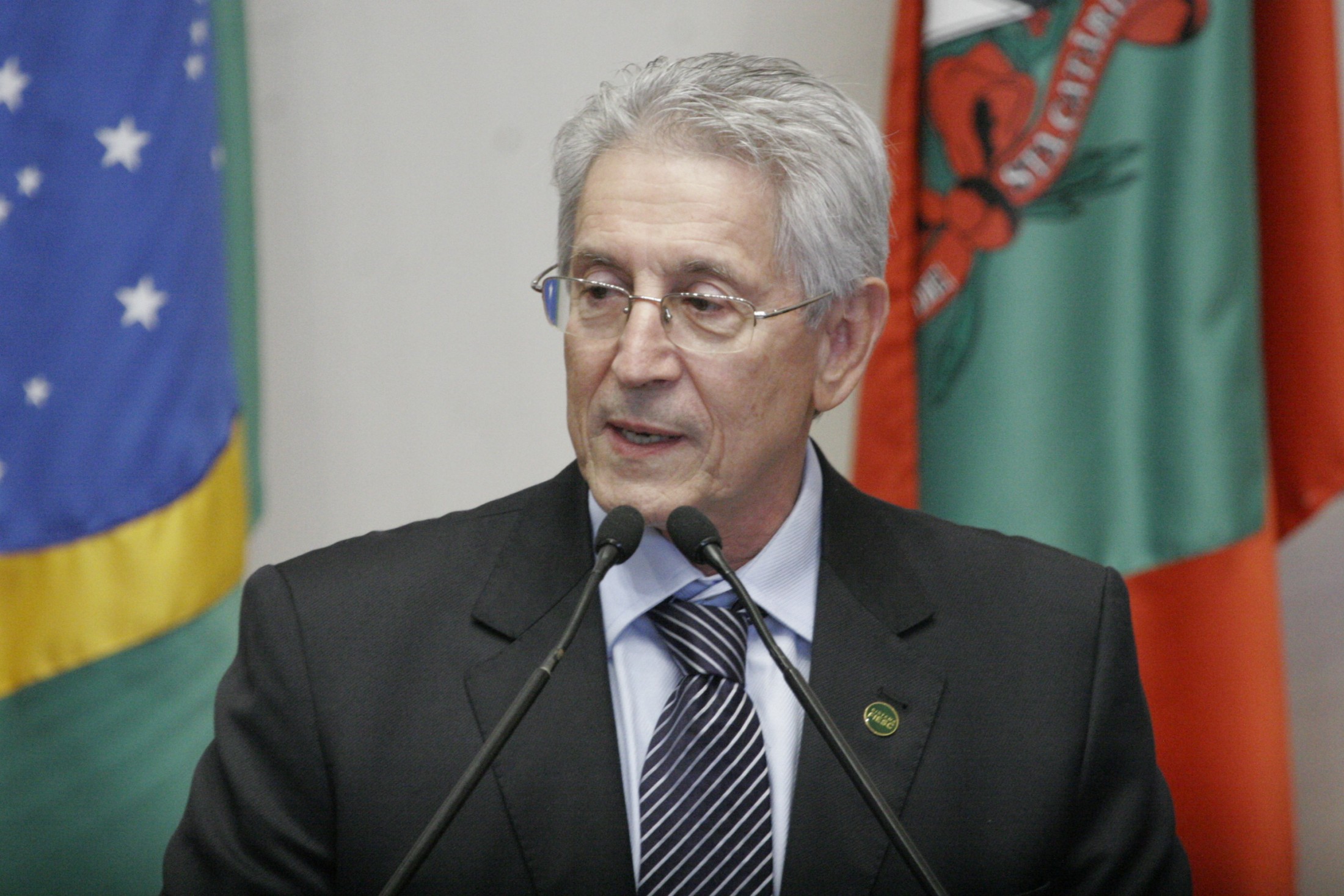 Fiesc apresenta Agenda Legislativa em Plenário